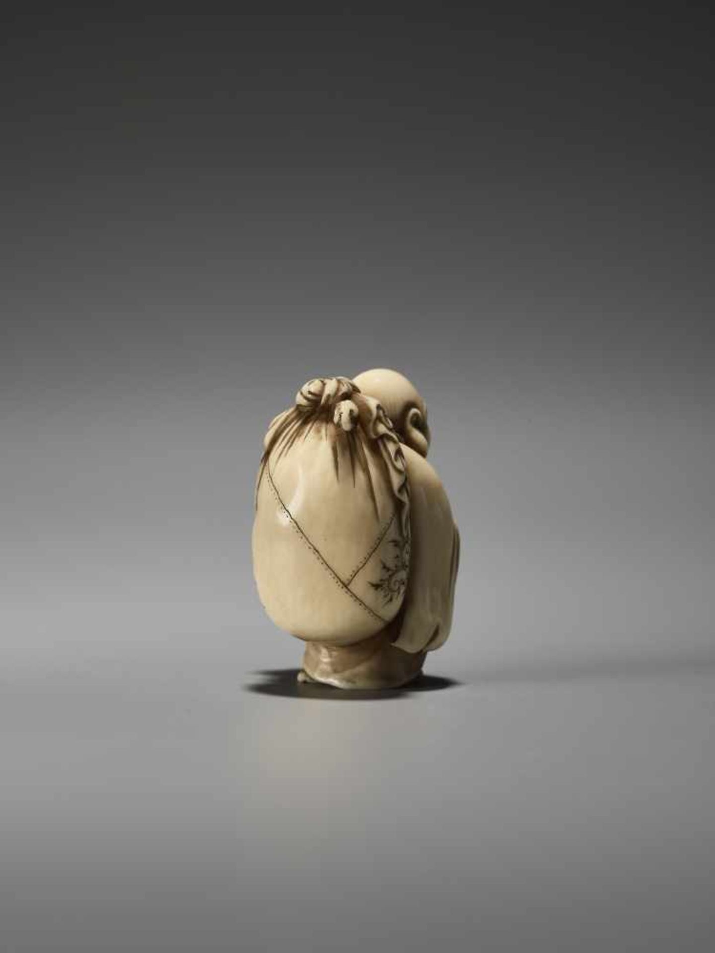 A FINE IVORY NETSUKE OF HOTEI BY MEIKEISAI HOJITSUBy Meikeisai Hojitsu, ivory netsukeJapan, Tokyo, - Image 5 of 9