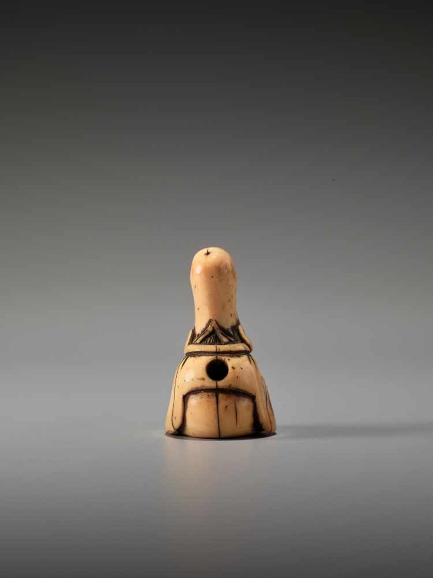 AN IVORY NETSUKE OF FUKUROKUJU SIGNED BY SHIGEMASASigned by Shigemasa, ivory netsukeJapan, 18th - Bild 6 aus 9