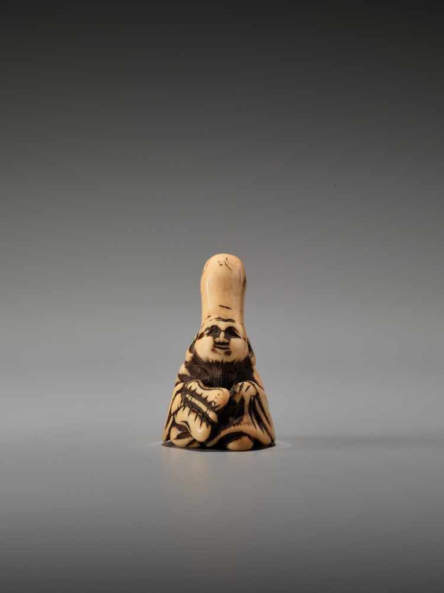 AN IVORY NETSUKE OF FUKUROKUJU SIGNED BY SHIGEMASASigned by Shigemasa, ivory netsukeJapan, 18th - Bild 2 aus 9