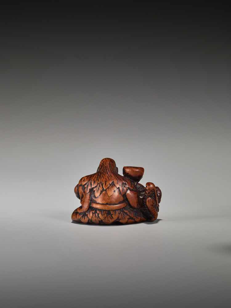 A RARE WOOD NETSUKE OF CHINNAN SENNINUnsigned, wood netsukeJapan, 19th century, Edo period (1615- - Image 4 of 5