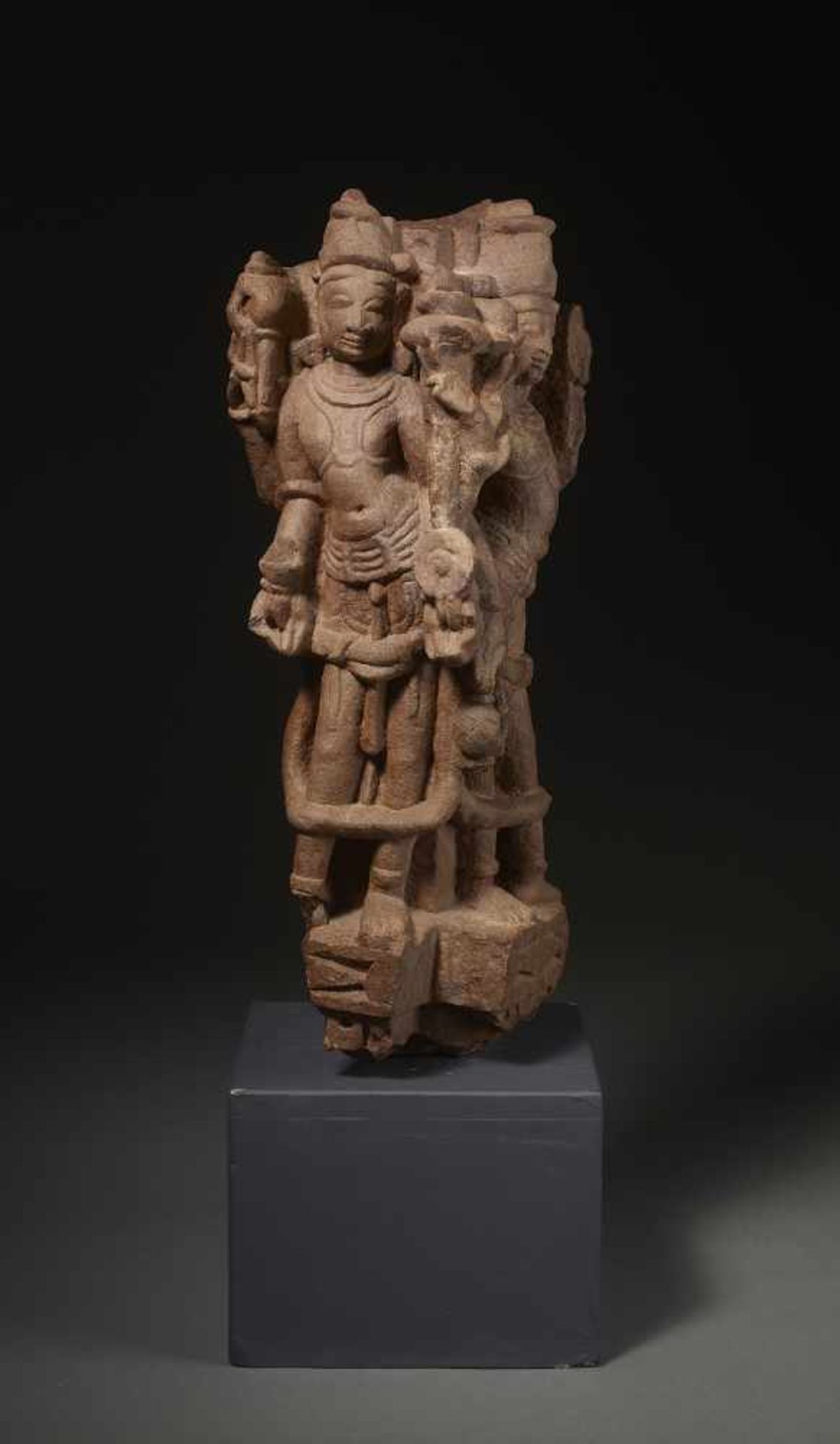 A RARE PILLAR WITH VISHNU AND LAKSHMIIndia, Rajasthan or Madhya Pradesh, 11th-12th century. The - Image 6 of 9