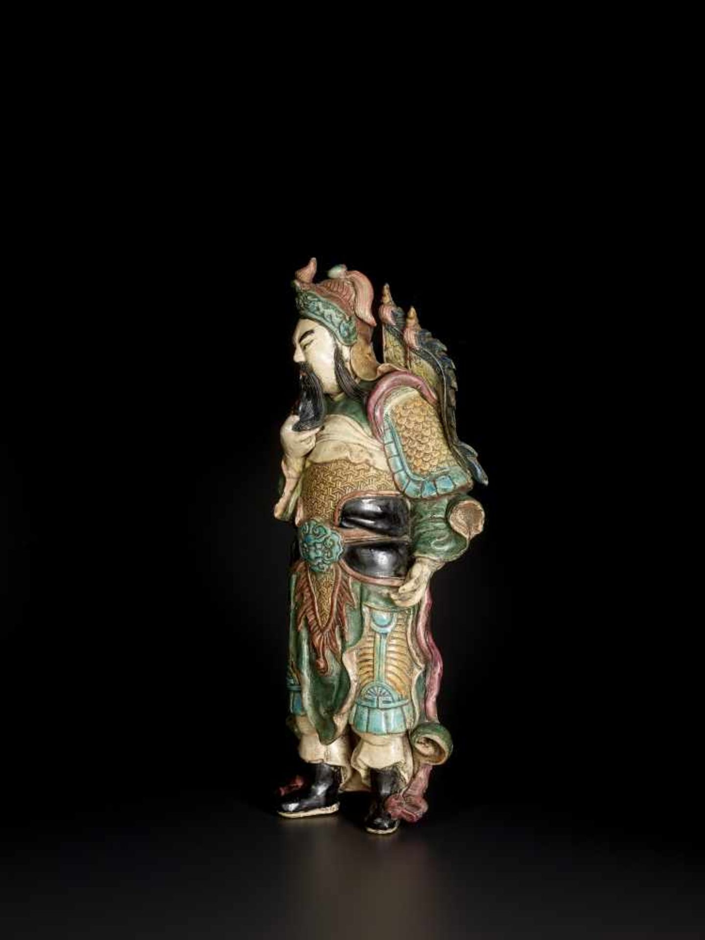 A FAHUA STATUE OF GUANDI, QINGChina, 17th-19th century. The neatly modelled figure glazed in - Image 3 of 6