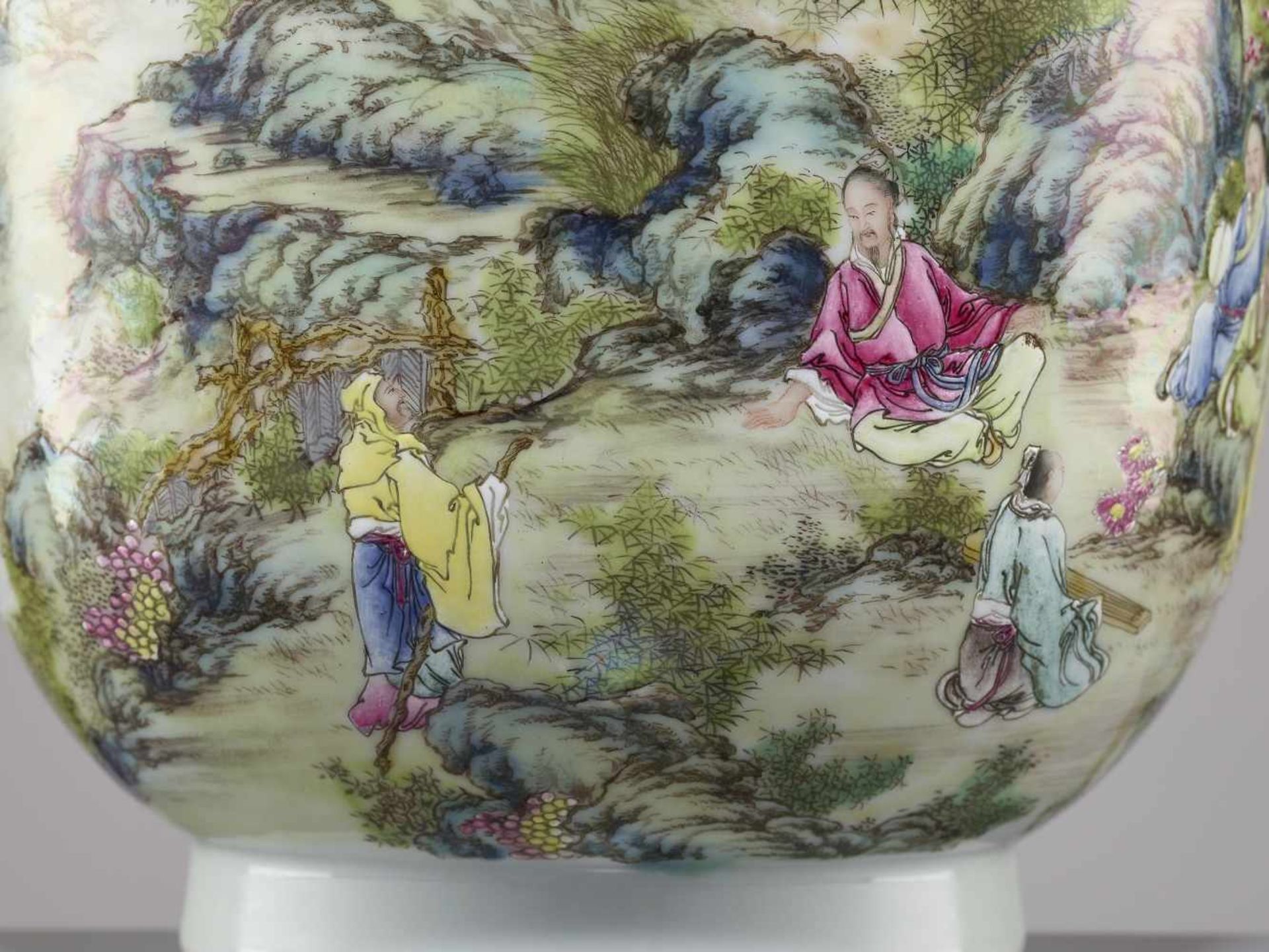 A REPUBLIC PERIOD VASE, JINGYUANTANGChina, early Republican period, around 1920. Painted in bright - Bild 6 aus 12