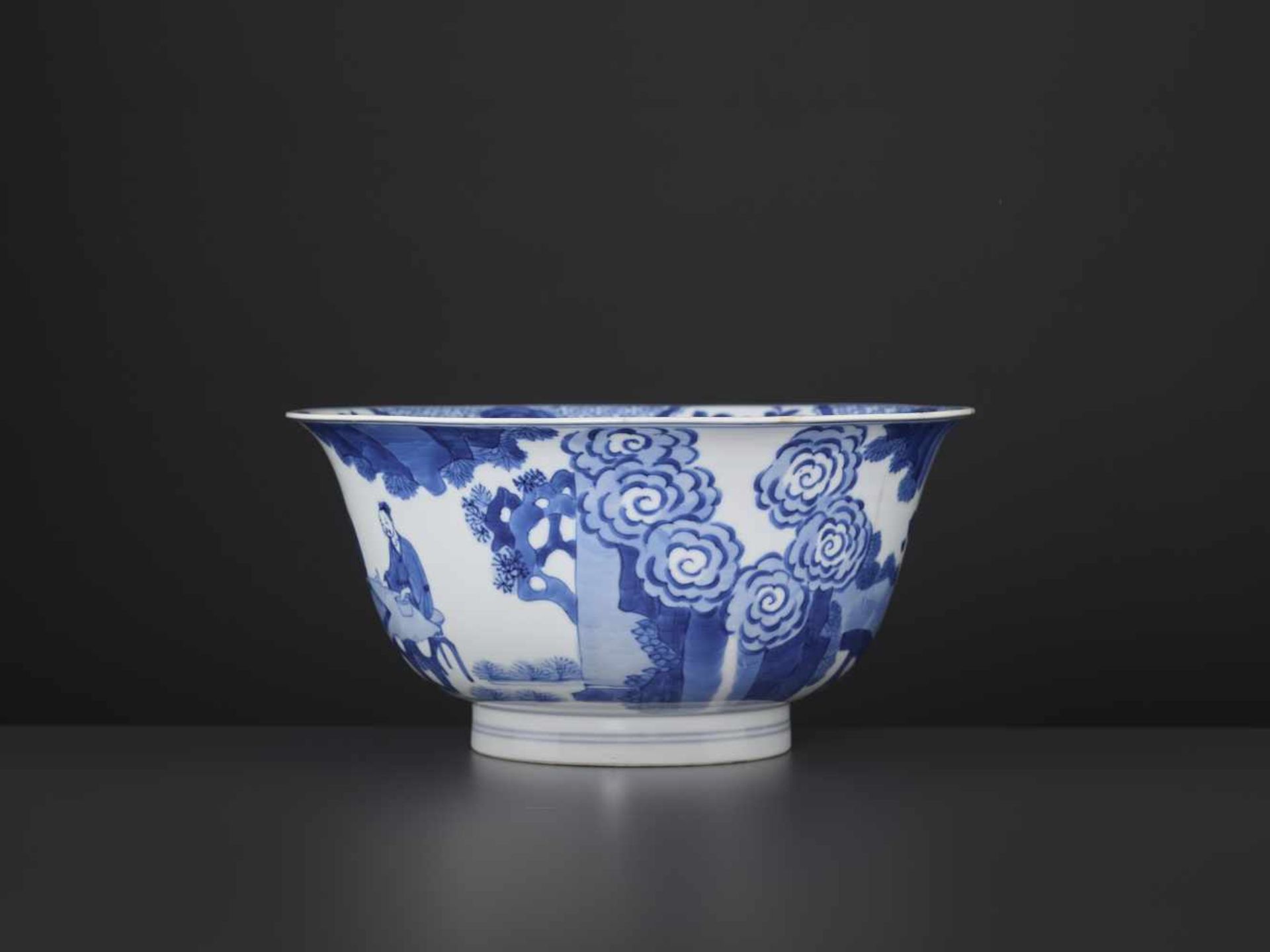 A KANGXI PERIOD WEIQI PLAYER BOWLChina, 1662-1722. Skillfully painted in striking cobalt-blue with - Image 4 of 11