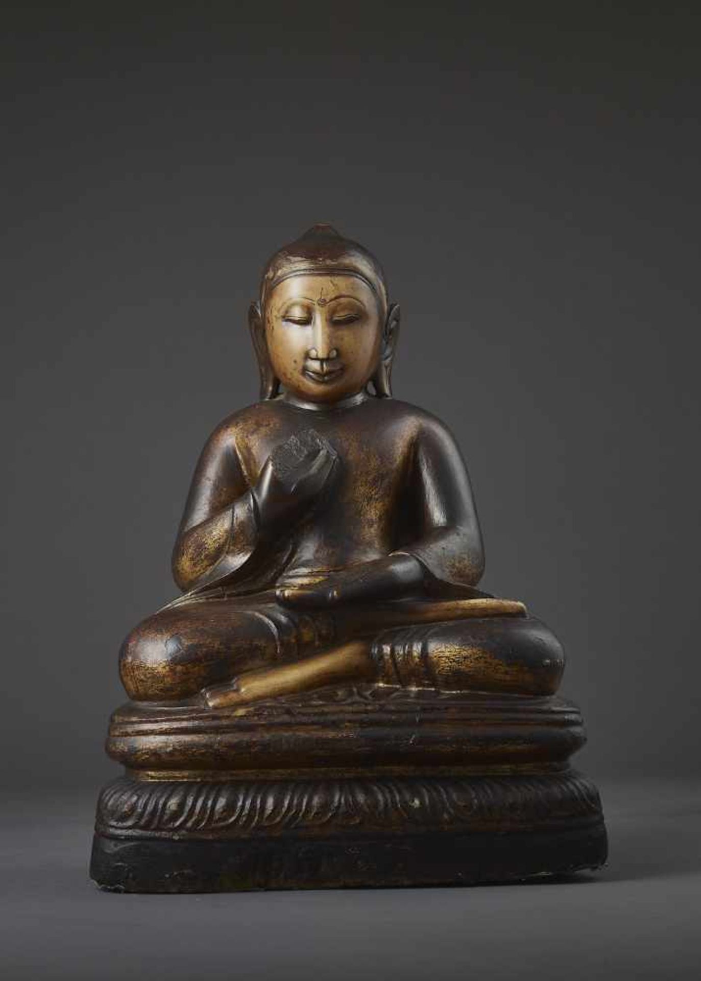 AN EARLY BURMESE MARBLE BUDDHAMyanmar, 17th - early 18th century. Shan style. Serene portrayal of