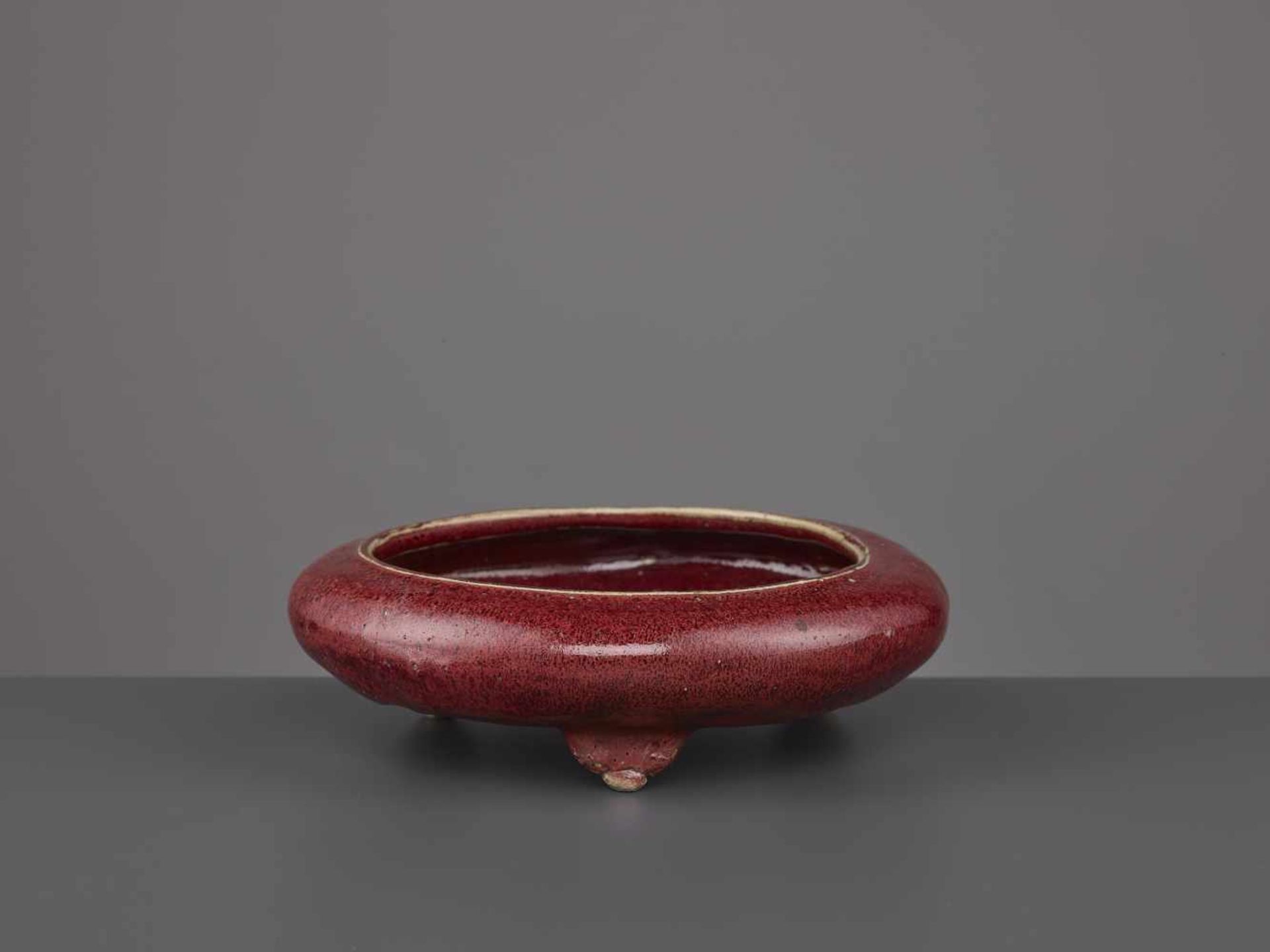 A LANGYAO CERAMIC BOWL, QING DYNASTYChina, 18th - 19th century. Vitreous deep-red glaze, featuring - Image 5 of 6