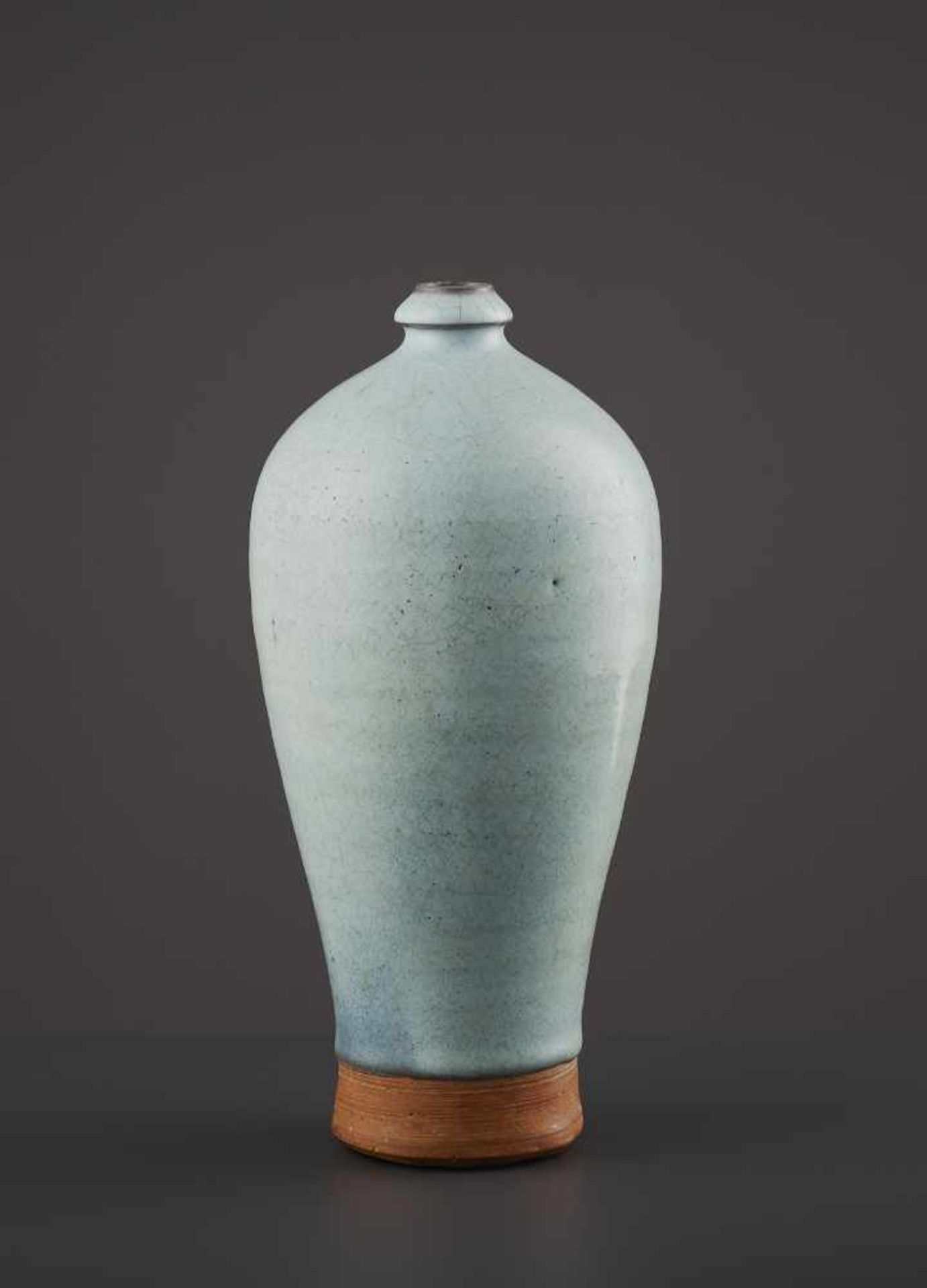 A JUNYAO MEIPING, JIN/YUAN DYNASTY China, 1115-1368. The tapering vessel with a short waisted neck - Image 5 of 8