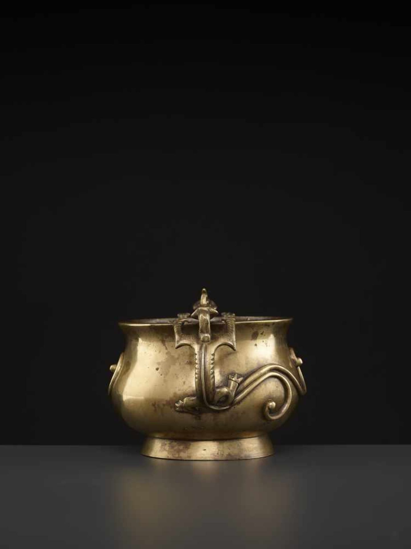 A LARGE CHILONG BRONZE CENSER, QINGChina, 1780-1880. The massive vessel raised from a sprawling foot - Image 5 of 8