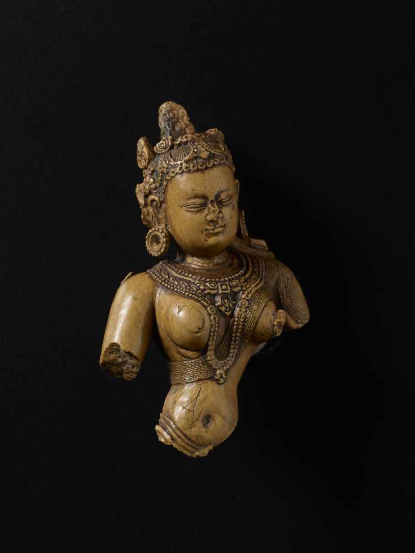 A BUST OF DURGA, 8TH CENTURYExtremely rare post Gupta steatite bust, eastern India, 8th-9th century. - Image 8 of 10