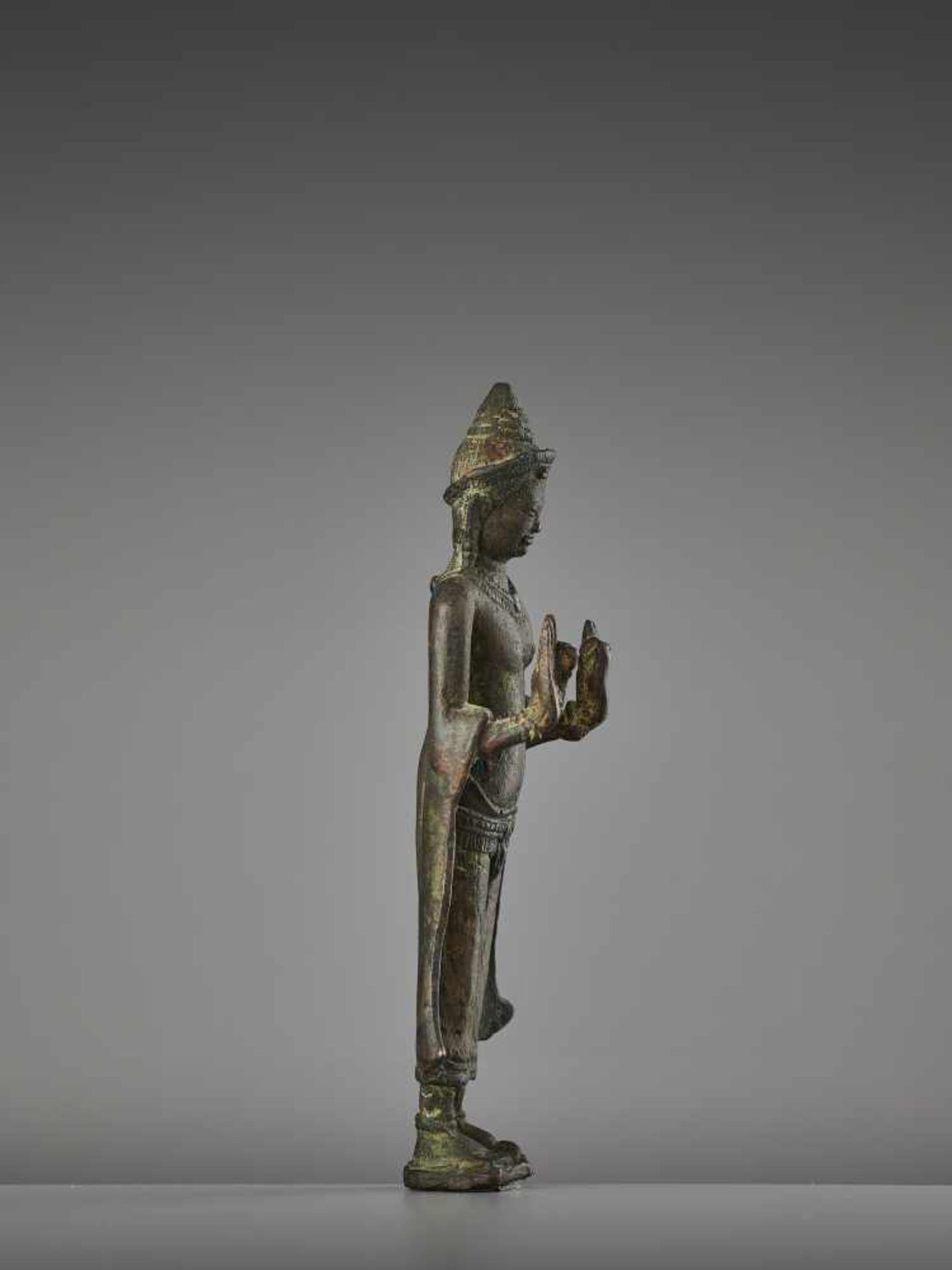 A KHMER LOPBURI BRONZE BUDDHAThailand, 13th century. The neatly cast figure with fine incisions - Image 5 of 8