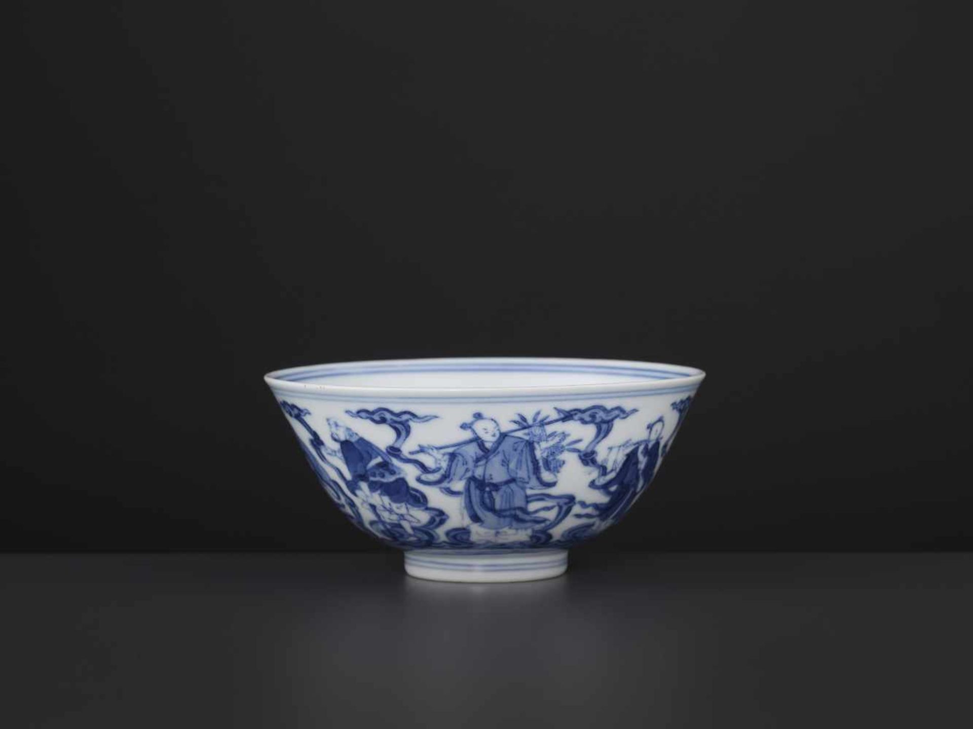 A DAOGUANG MARK AND PERIOD BOWLChina, 1821-1850. Depiction of the Eight Daoist Immortals. The base - Image 5 of 8