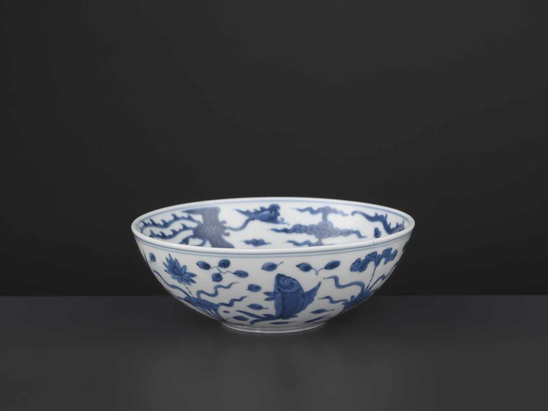 A JIAJING MARK & PERIOD ‘REBUS’ BOWL China, 1522-1566. Freely painted in shaded tones of cobalt with - Bild 7 aus 14