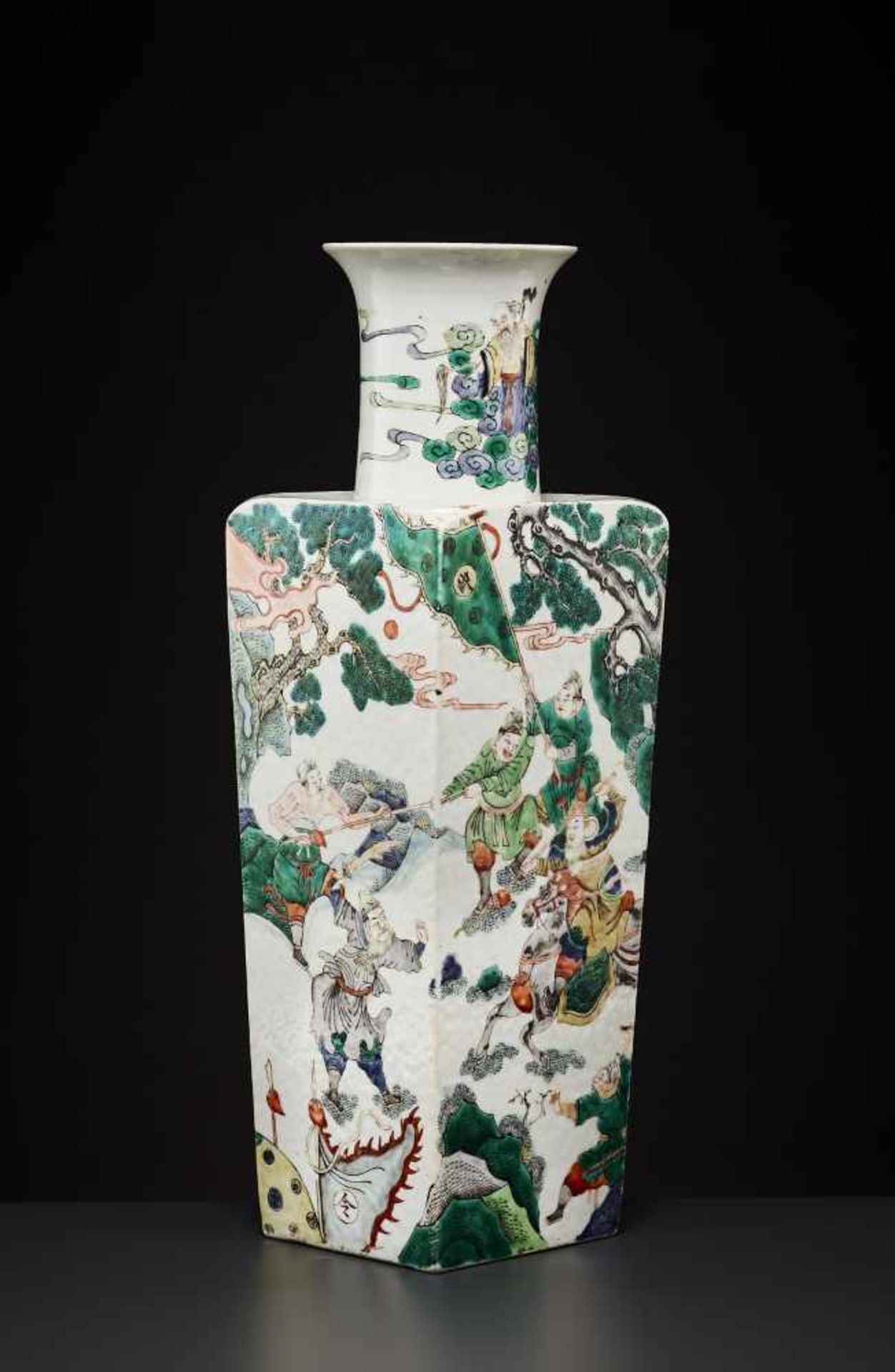 A LARGE KANGXI PERIOD SQUARE VASEChina, 1662-1722, Famille Verte. The base with a leaf mark in a