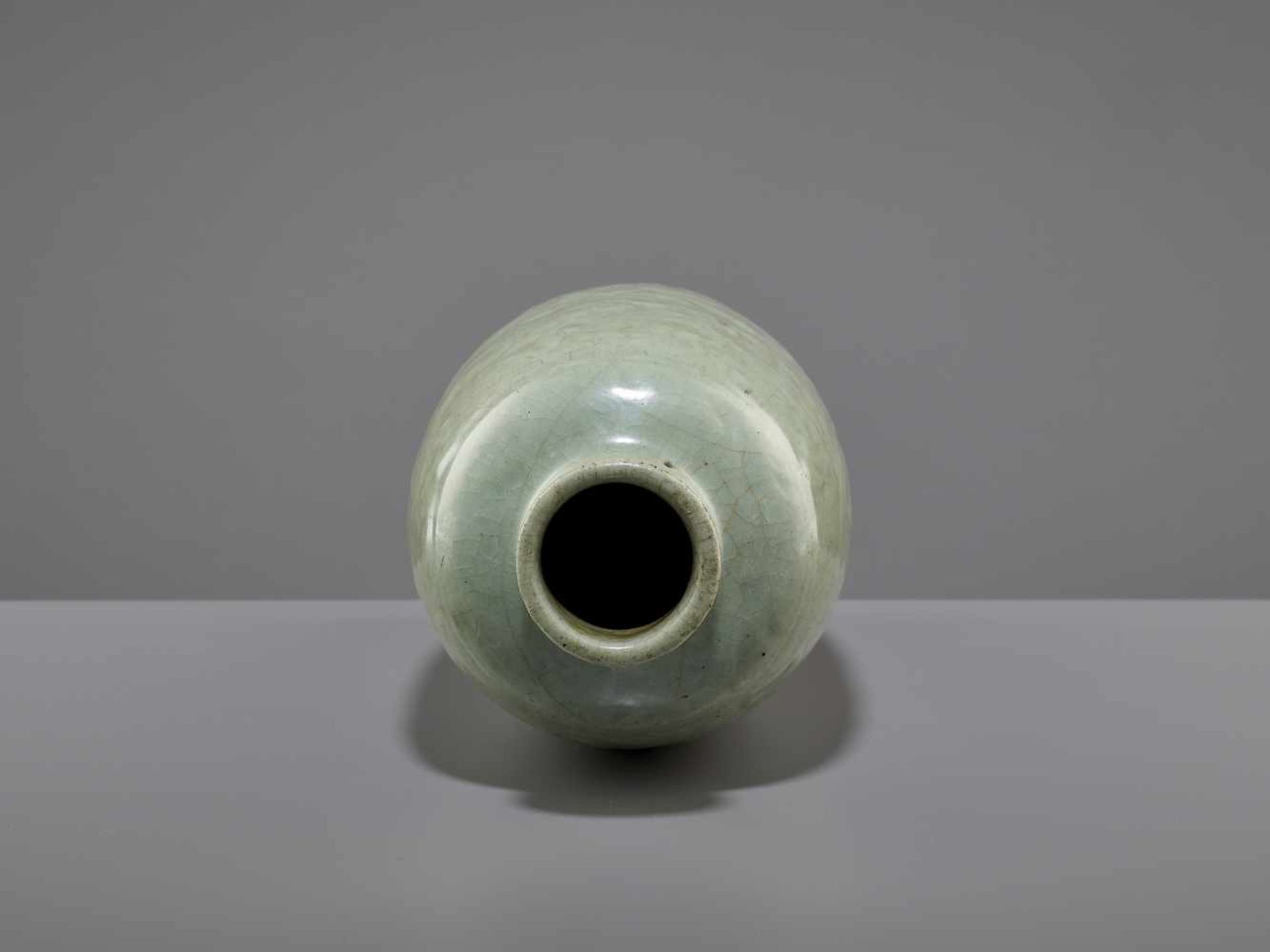 A LONQUAN CELADON VASE, MINGChina, 15th-16th century. The massively potted vessel with a vitreous, - Image 7 of 8