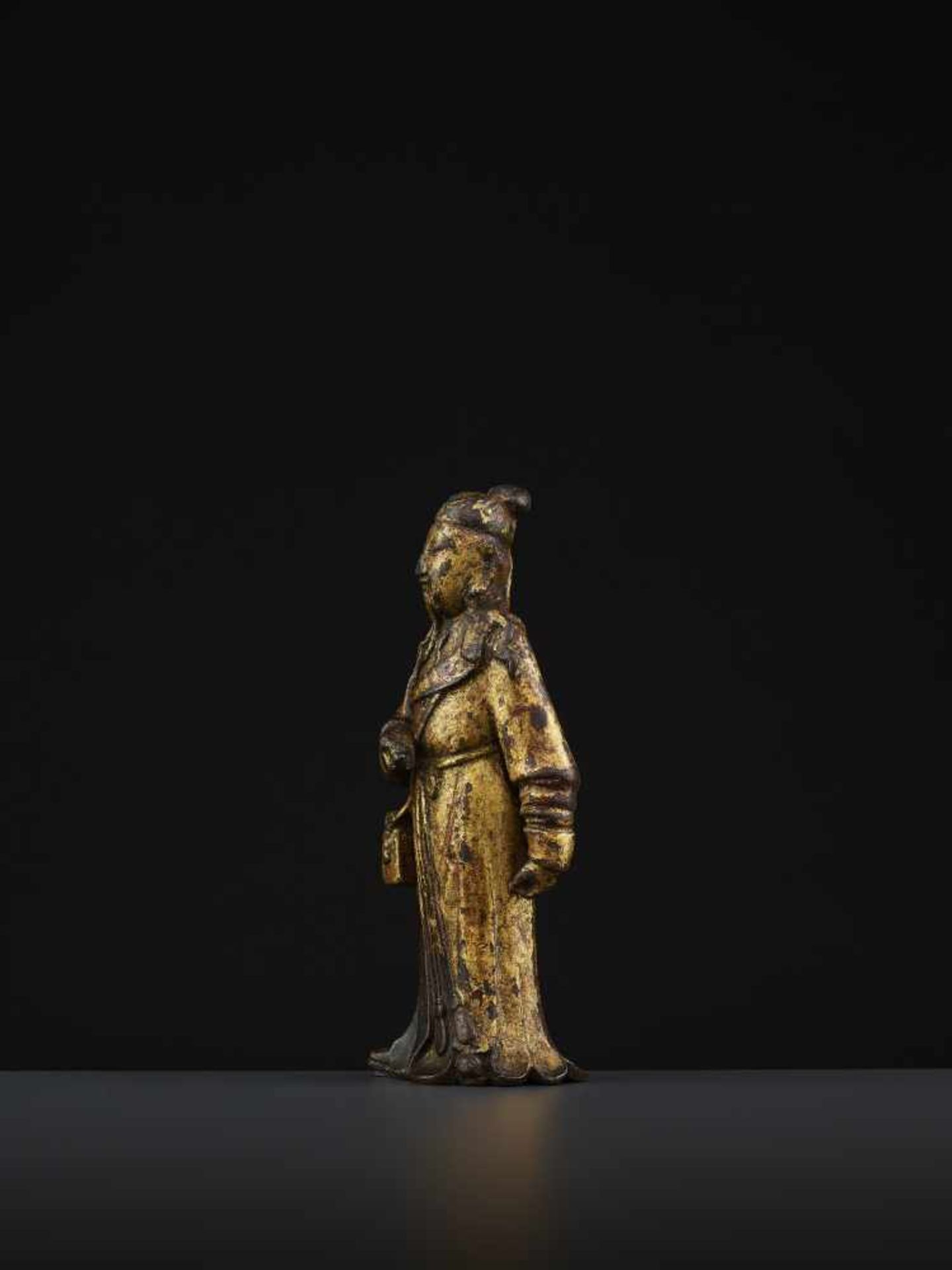 A MING DAOIST IMMORTAL BRONZEChina 16th - 17th century. The bronze with a rich gold lacquer coating. - Image 4 of 10