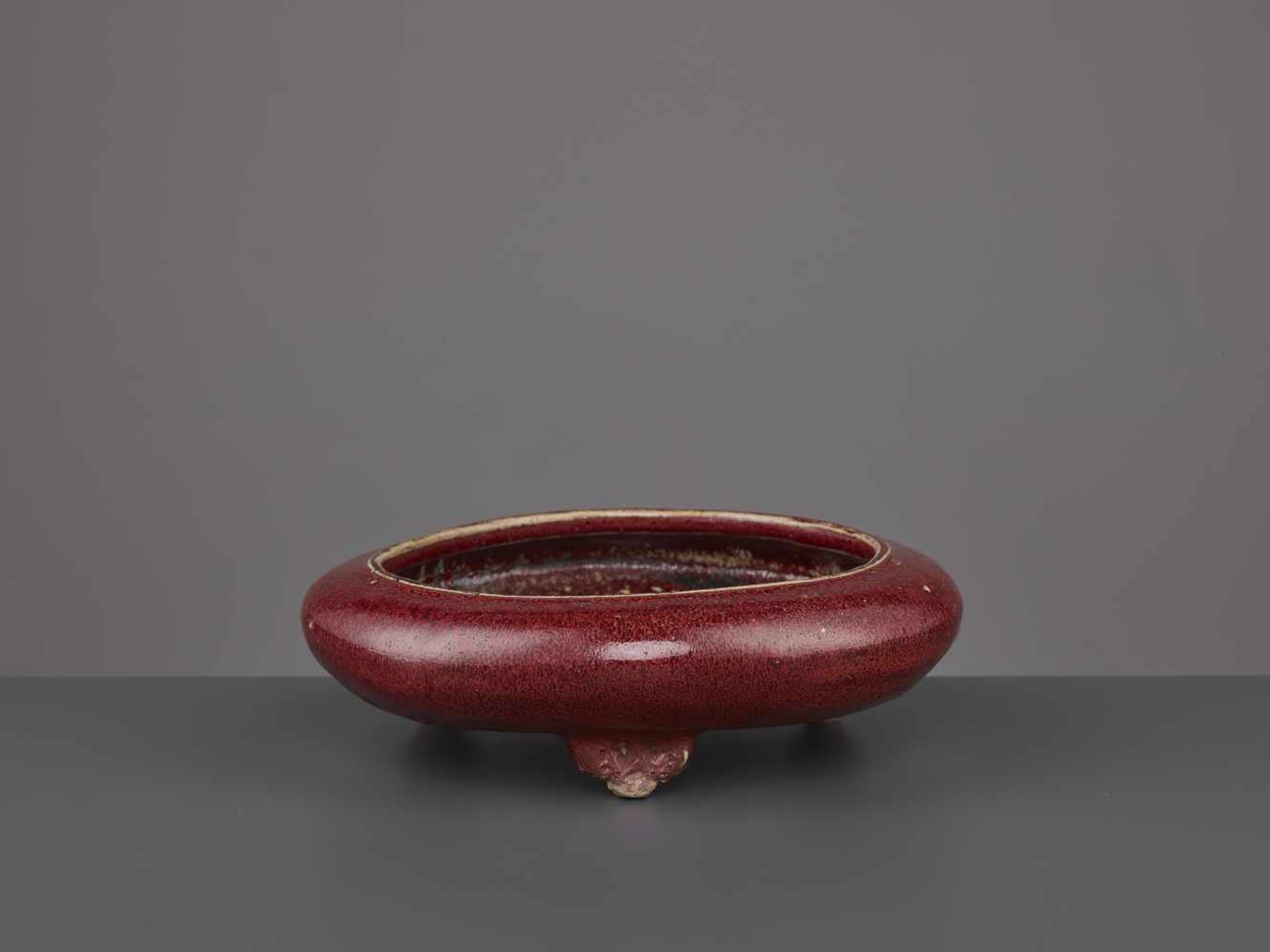 A LANGYAO CERAMIC BOWL, QING DYNASTYChina, 18th - 19th century. Vitreous deep-red glaze, featuring