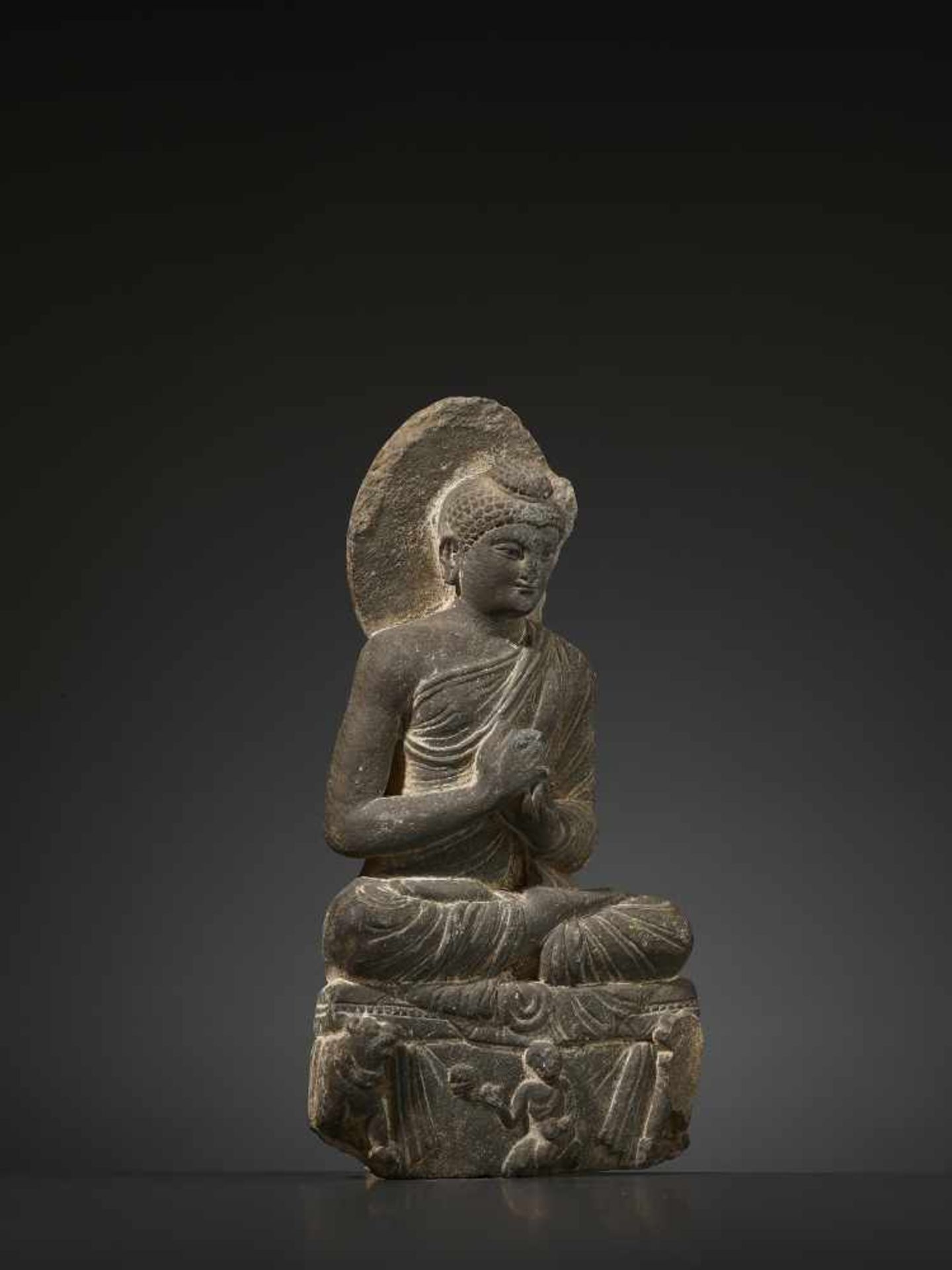 A RARE GANDHARA STATUE OF BUDDHAAncient region of Gandhara, Kushan period, 2nd/3rd Century. - Image 7 of 9