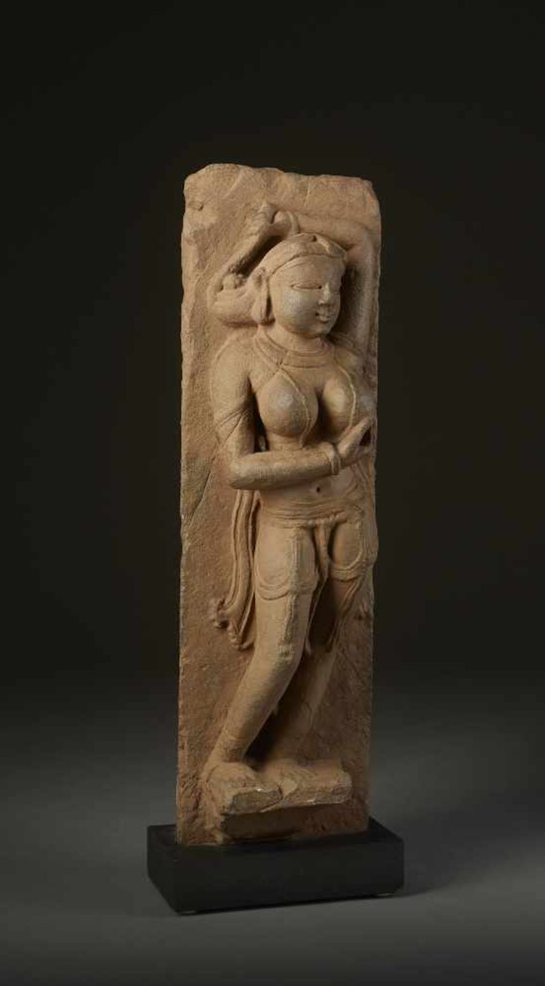 A SANDSTONE YAKSHINI 10th CENTURYCentral India, 10th - 11th century. The pillar fragment carved in - Image 7 of 10