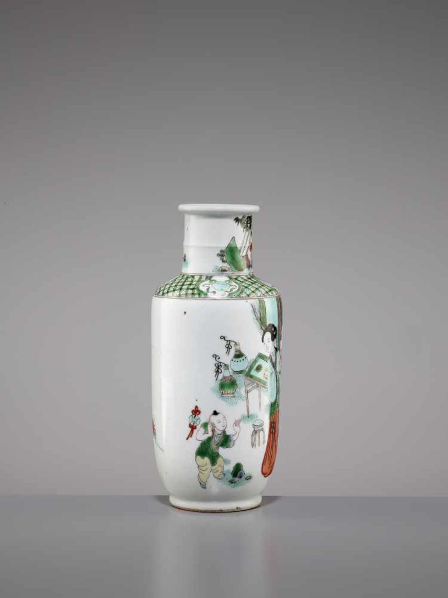 A FAMILLE VERTE VASE, QING DYNASTYChina, 18th-19th century. The bangchuiping with a bamboo-shaped - Image 5 of 7