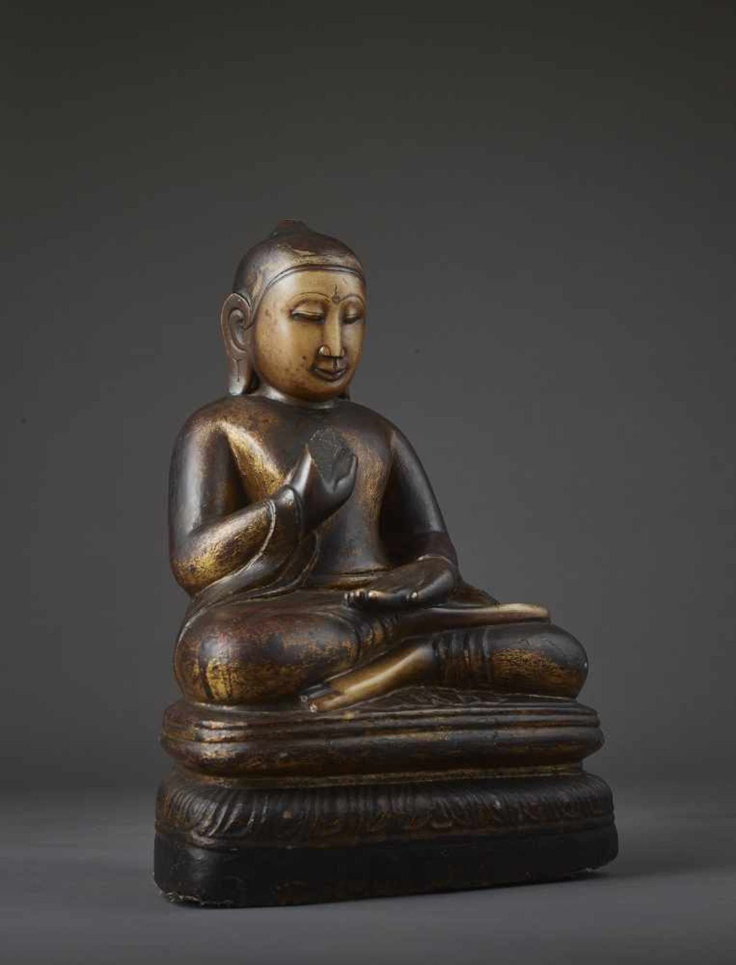 AN EARLY BURMESE MARBLE BUDDHAMyanmar, 17th - early 18th century. Shan style. Serene portrayal of - Image 6 of 6