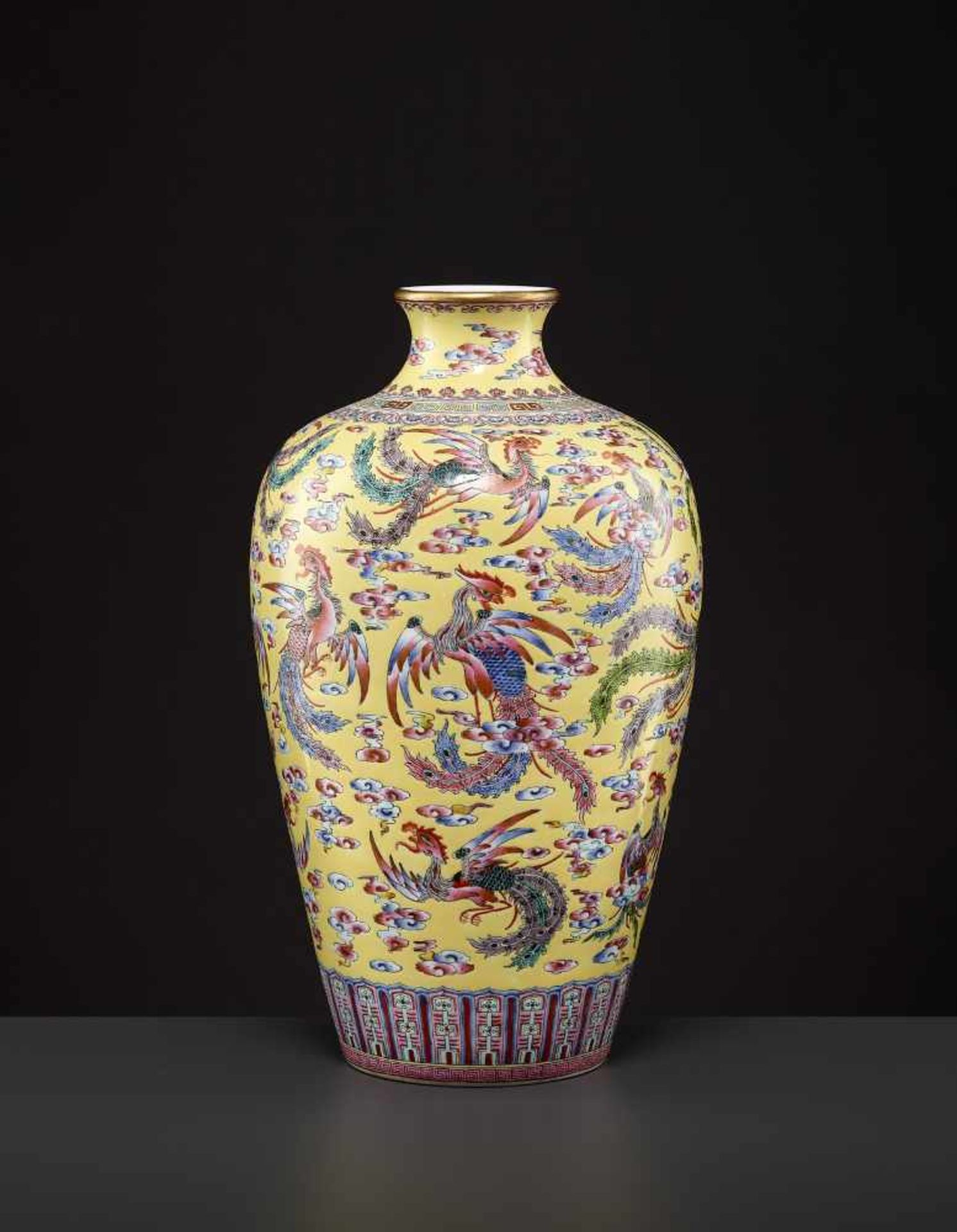 A PHOENIX MEIPING, REPUBLICAN PERIODChina, first half of 20th century. Neatly painted in vivid - Bild 4 aus 8