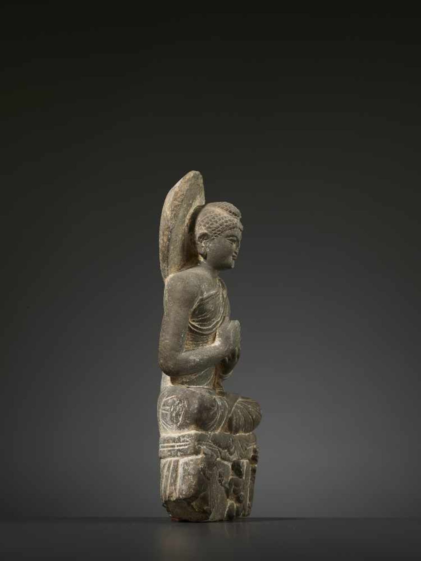 A RARE GANDHARA STATUE OF BUDDHAAncient region of Gandhara, Kushan period, 2nd/3rd Century. - Image 6 of 9