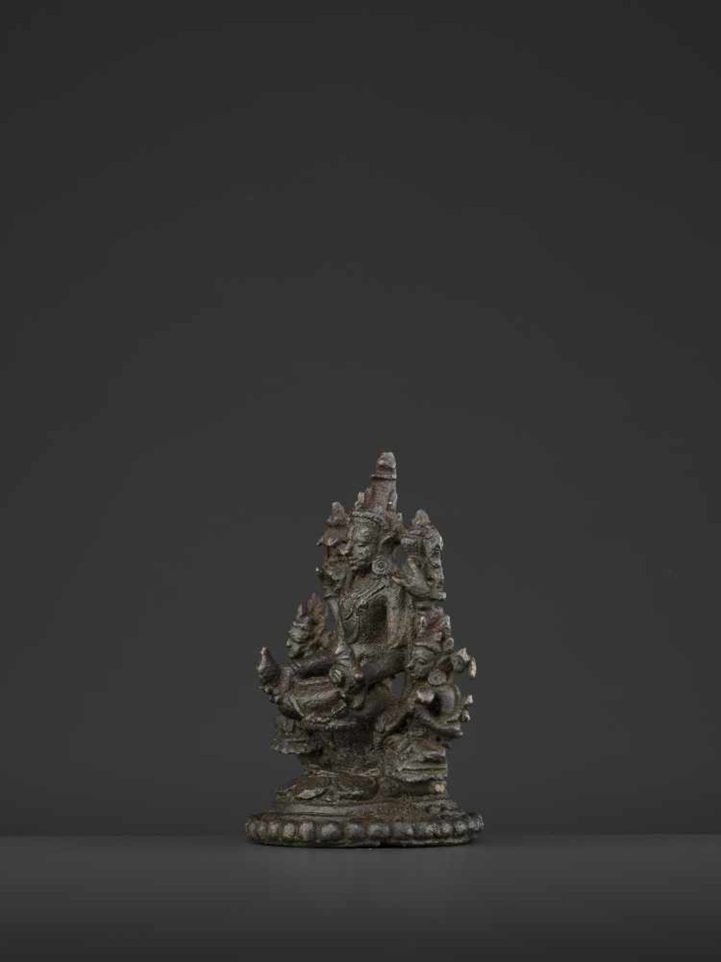 A PALA-SENA BRONZE VISHNU TRIADBangladesh, 11th - 12th century. Neatly cast and incised copper alloy - Image 3 of 9