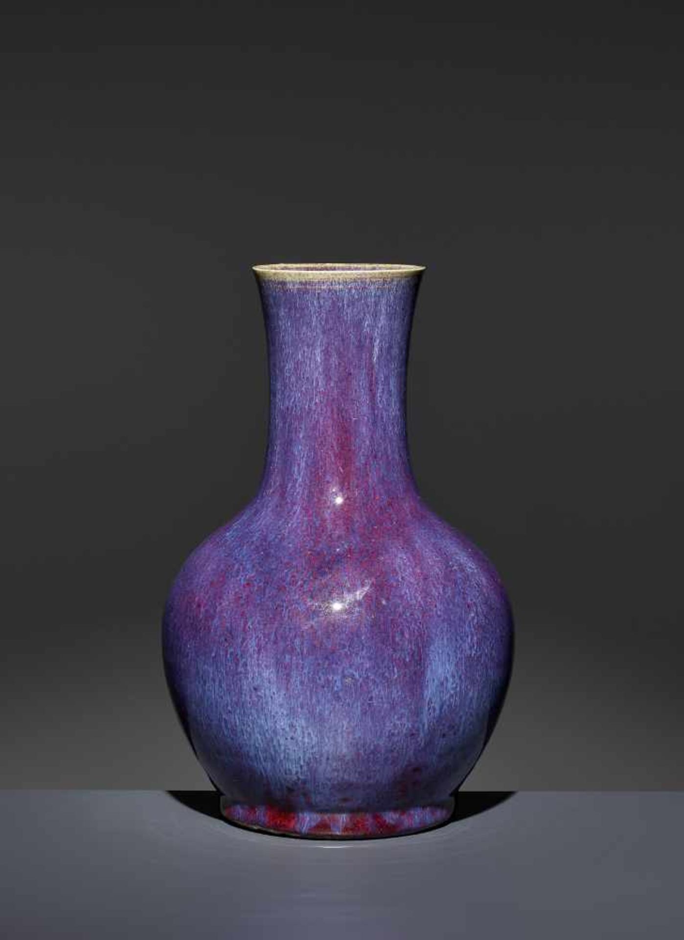 A FLAMBE-GLAZED VASE, 18TH CENTURYChina, late 18th - early 19th century. The tianqiuping with a - Image 5 of 7