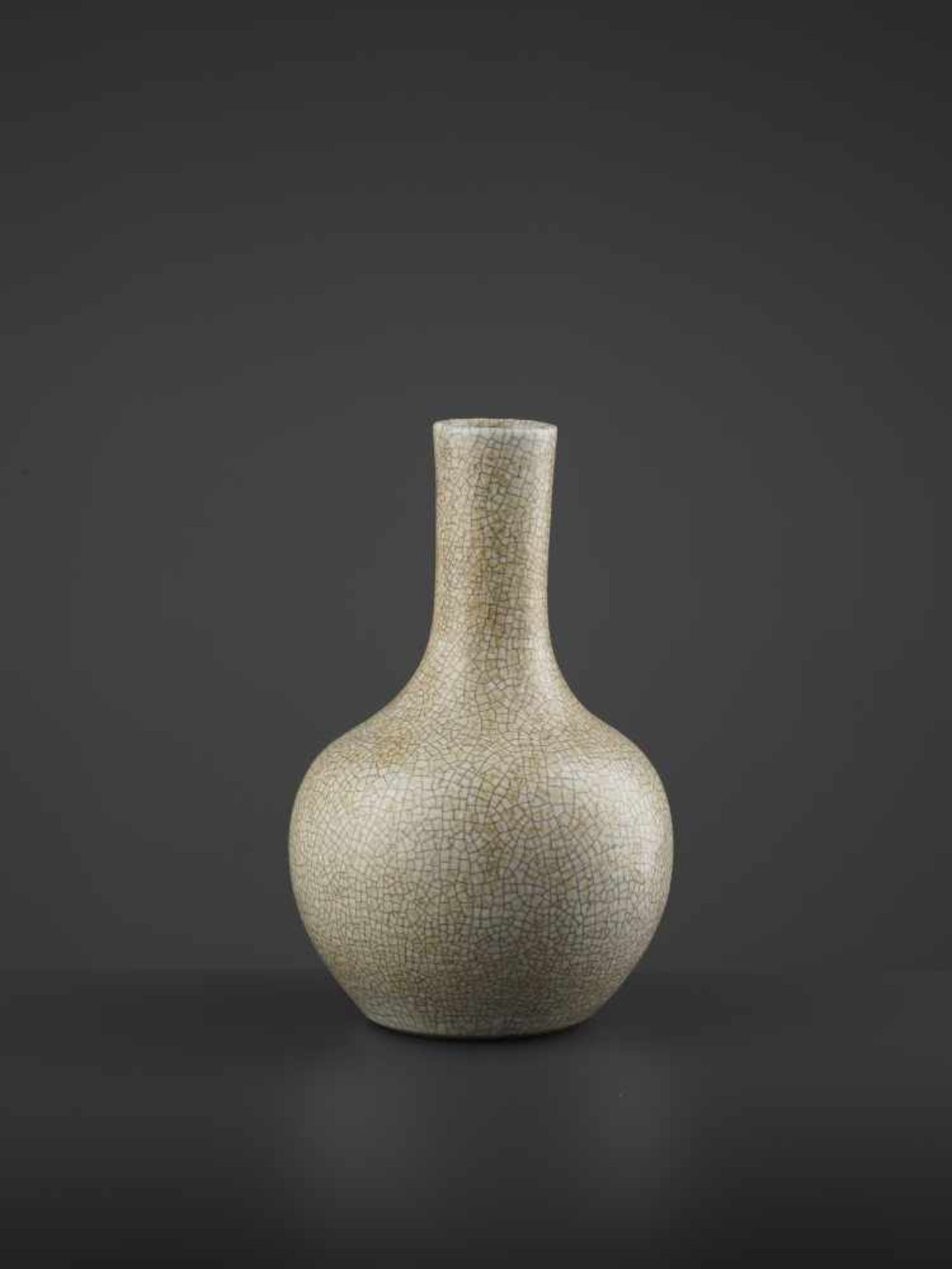 A GE TIANQIUPING, QING DYNASTYChina, 19th century. The heavy vase covered with a grayish white - Image 6 of 6