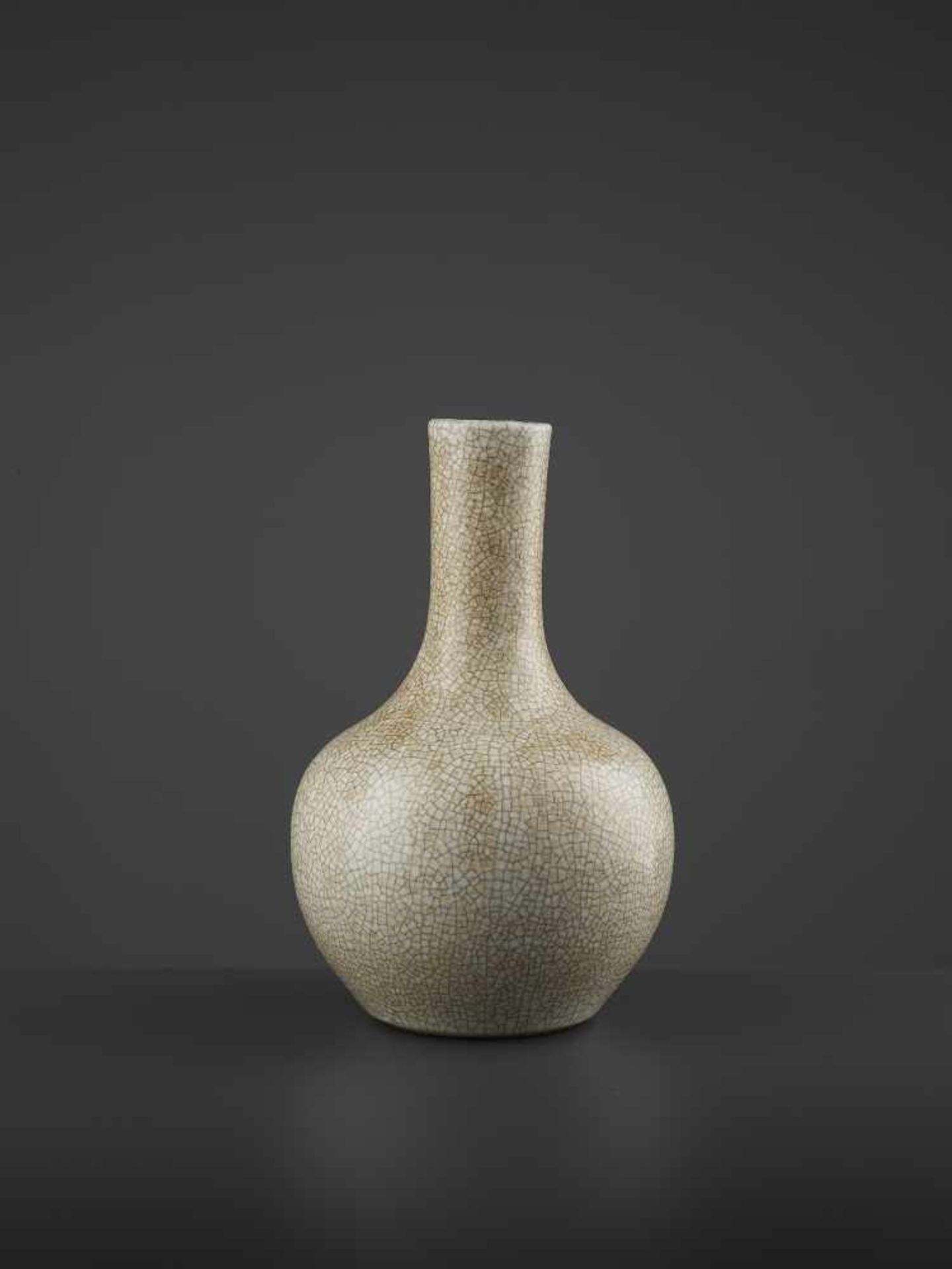 A GE TIANQIUPING, QING DYNASTYChina, 19th century. The heavy vase covered with a grayish white - Image 5 of 6