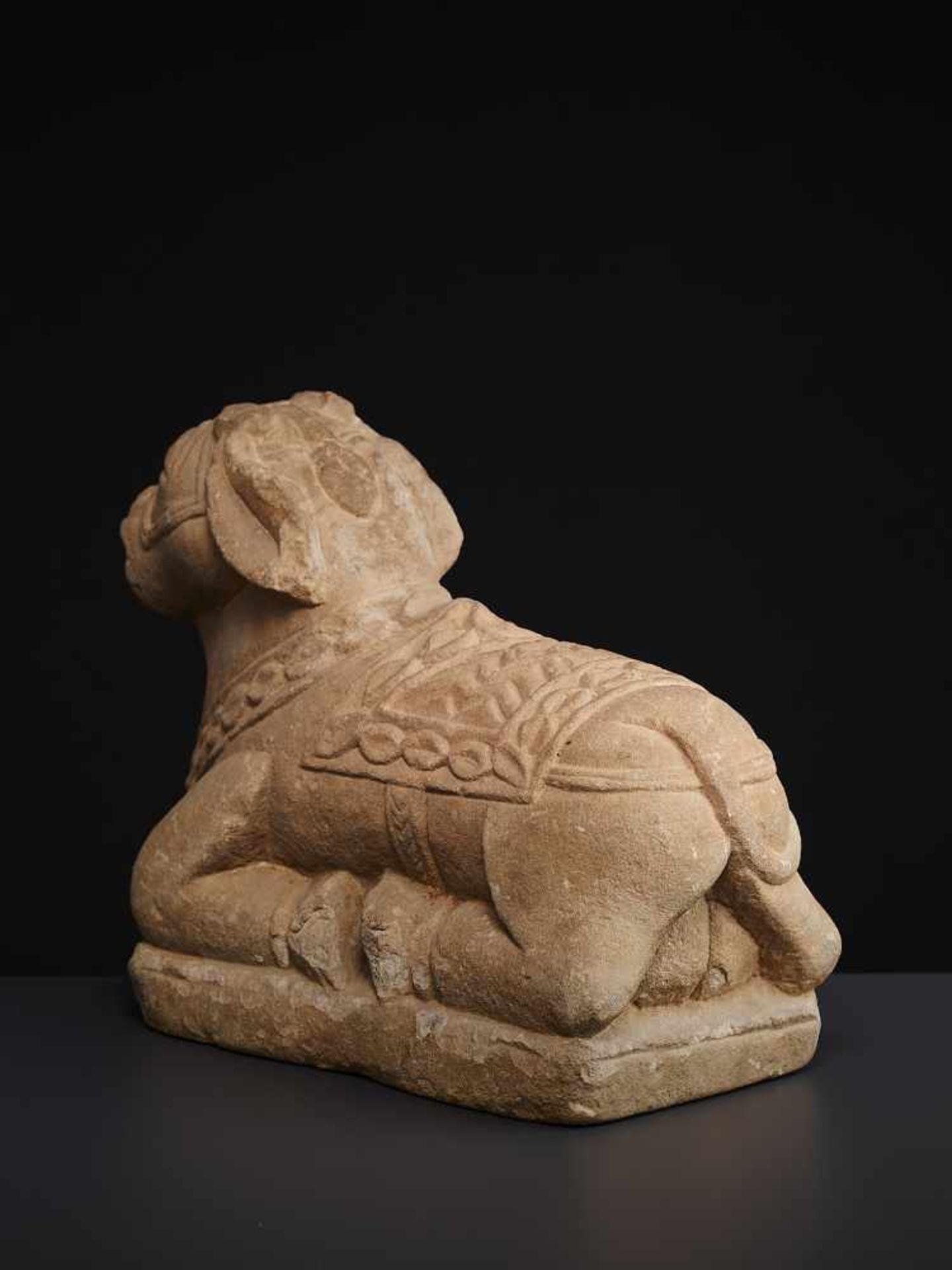 A SANDSTONE NANDI 15TH CENTURYIndia, Uttar Pradesh, 15th-16th century. The divine bull and companion - Image 5 of 8