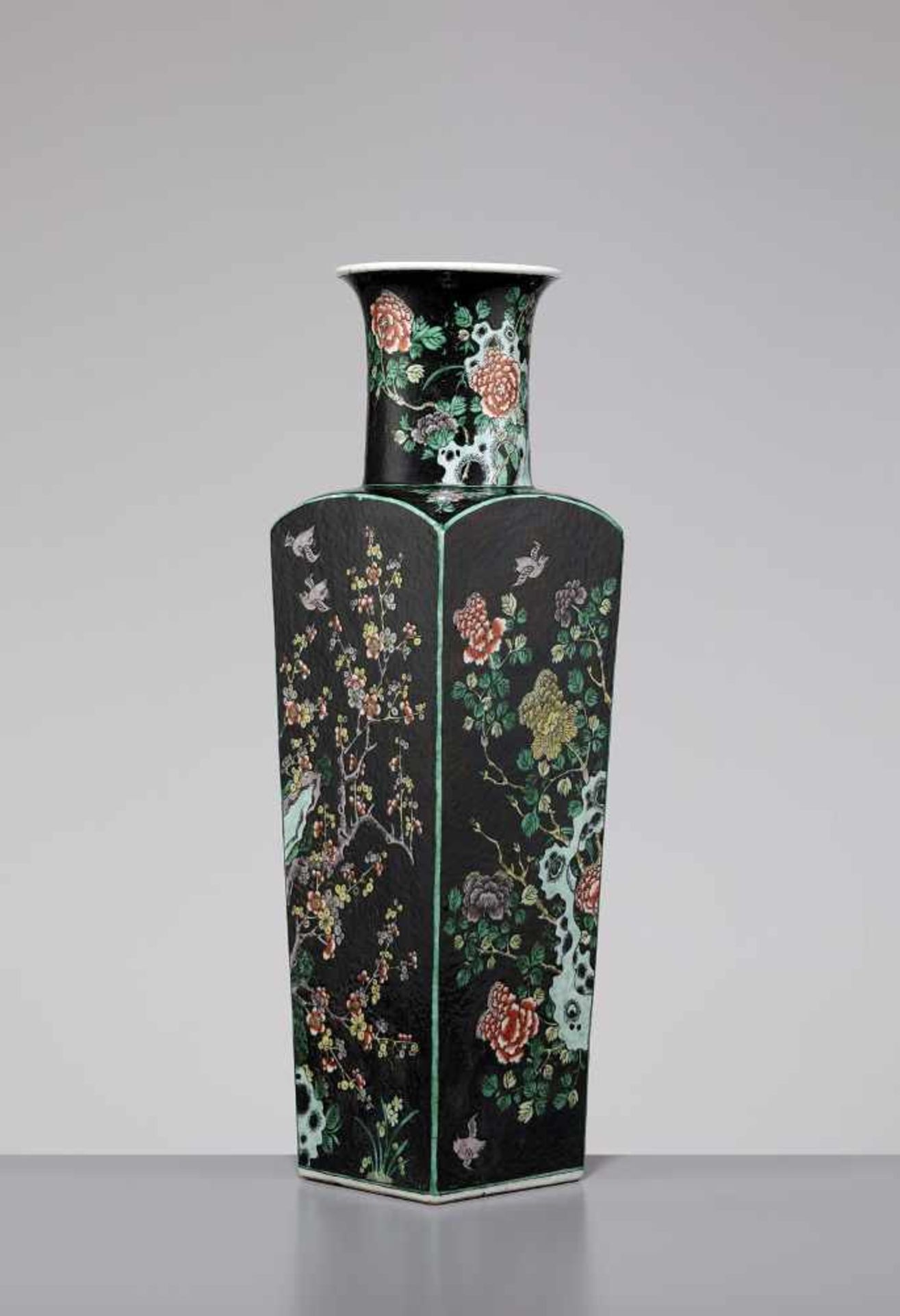 A FAMILLE NOIRE SQUARE VASE, QINGChina, 19th century. Bright yellow, aubergine and green enamels - Image 9 of 11