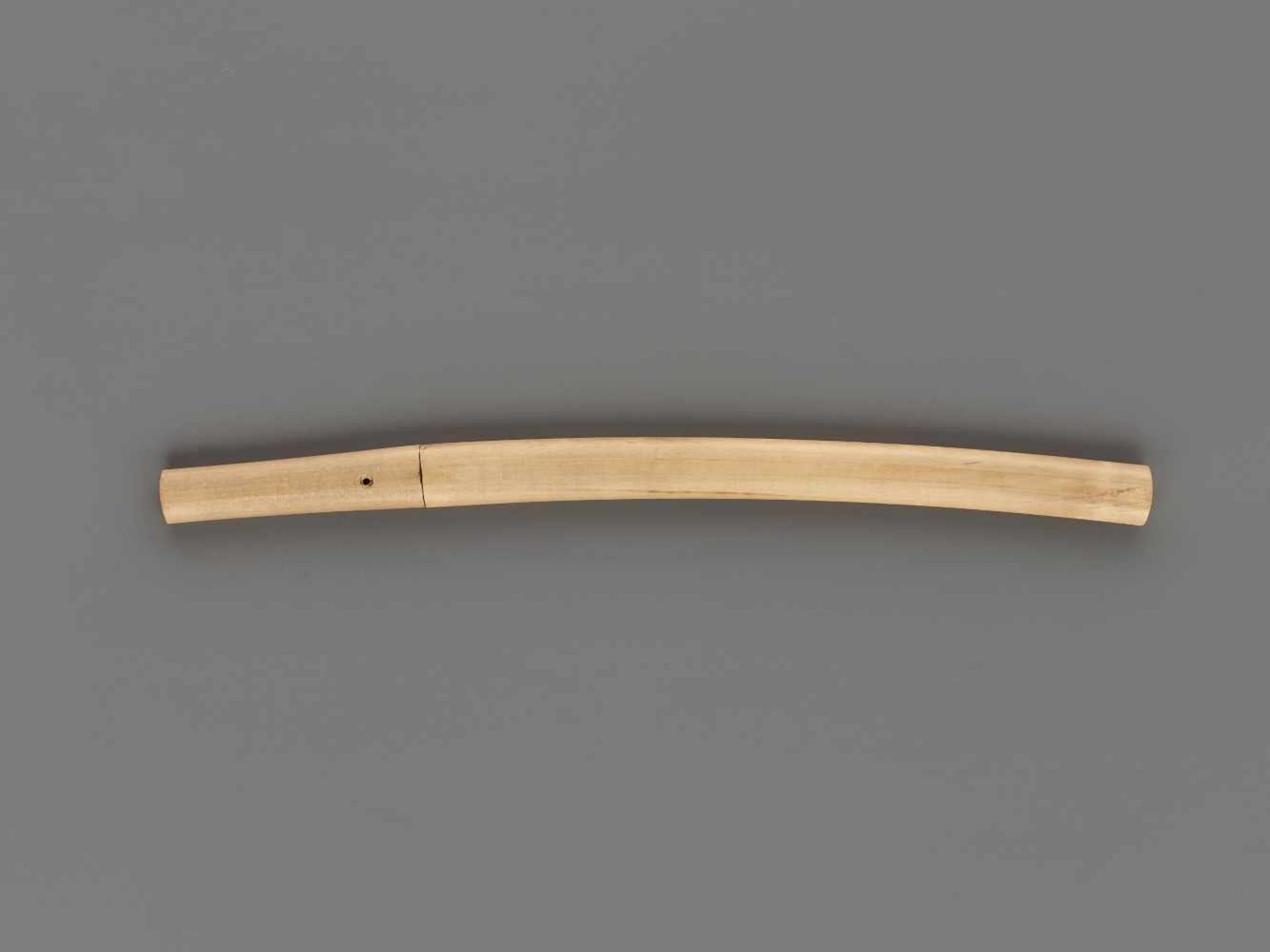 A WAKIZASHI IN SHIRASAYA BY SUKESADA Japan, c. mid-18th century, Edo period (1615-1868)The blade: - Image 5 of 7