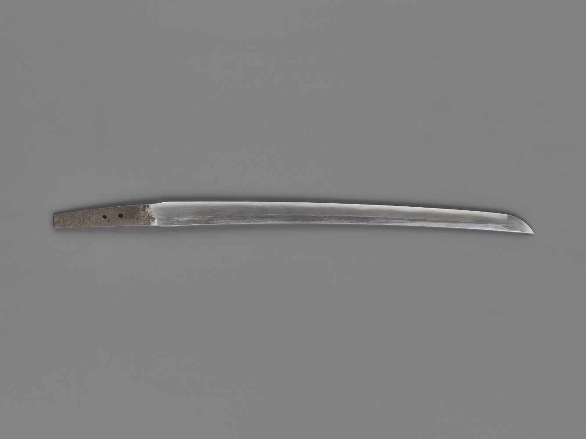 A WAKIZASHI IN A SPLENDID KOSHIRAE Japan, c. 18th century, Edo period (1615-1868)The blade:iori mune - Image 4 of 10