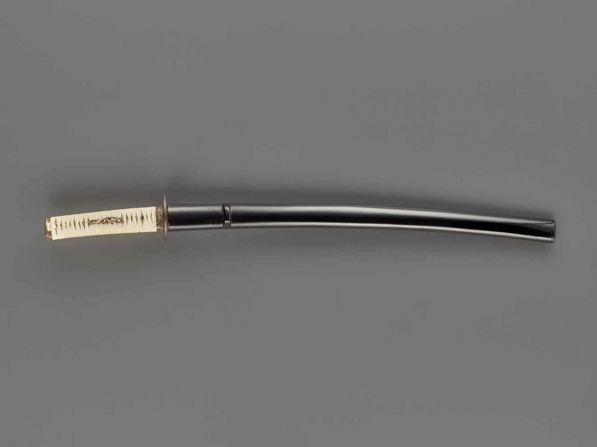 A WAKIZASHI IN KOSHIRAE BY HIROSUKE WITH NBTHK Japan, c. late 18th century to around 1800, Edo - Image 3 of 11