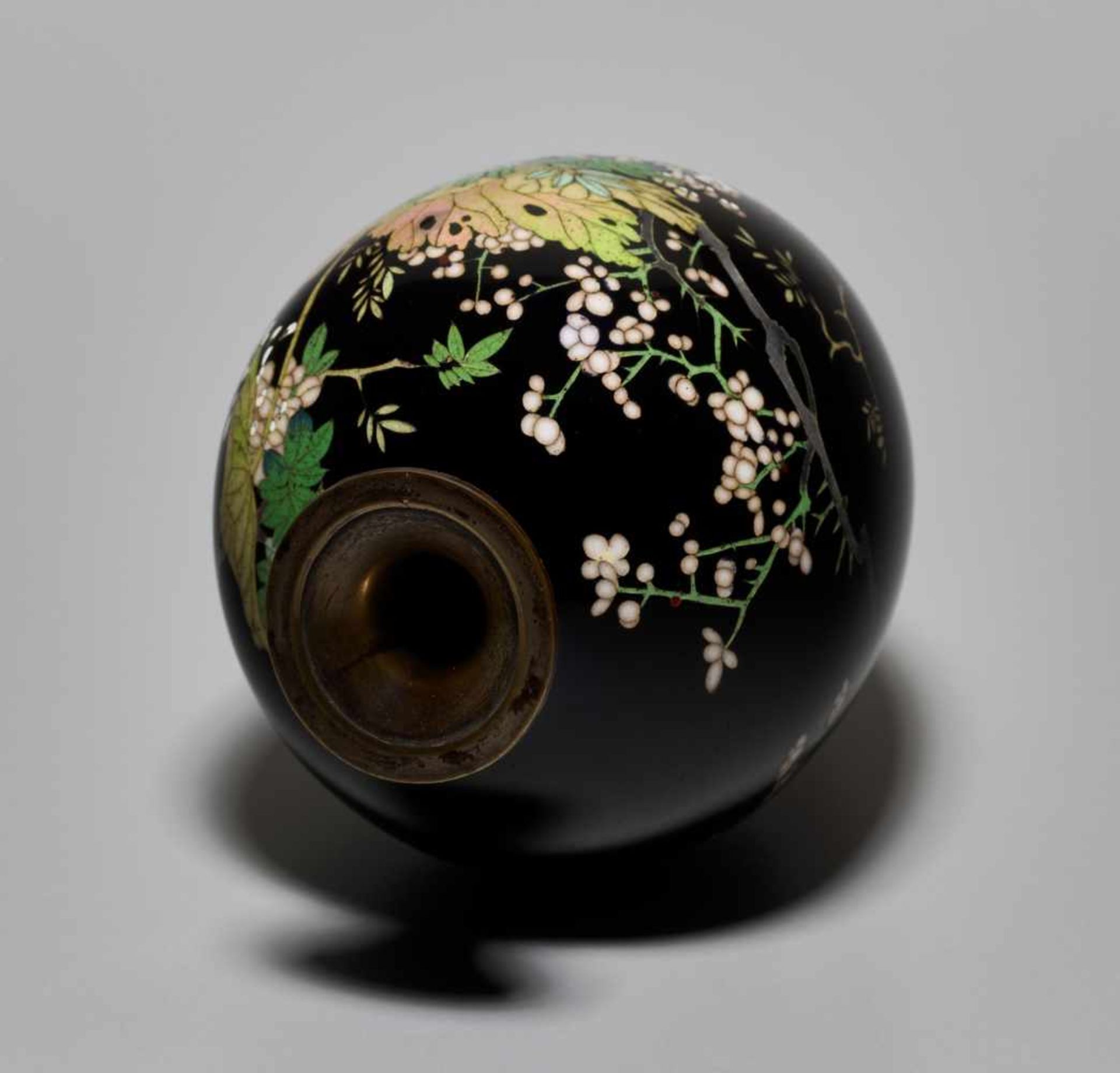 A PAIR OF SMALL CLOISONNÉ VASES Japan, Meiji period (1868-1912). Both vases have ovoid shapes and - Image 10 of 11