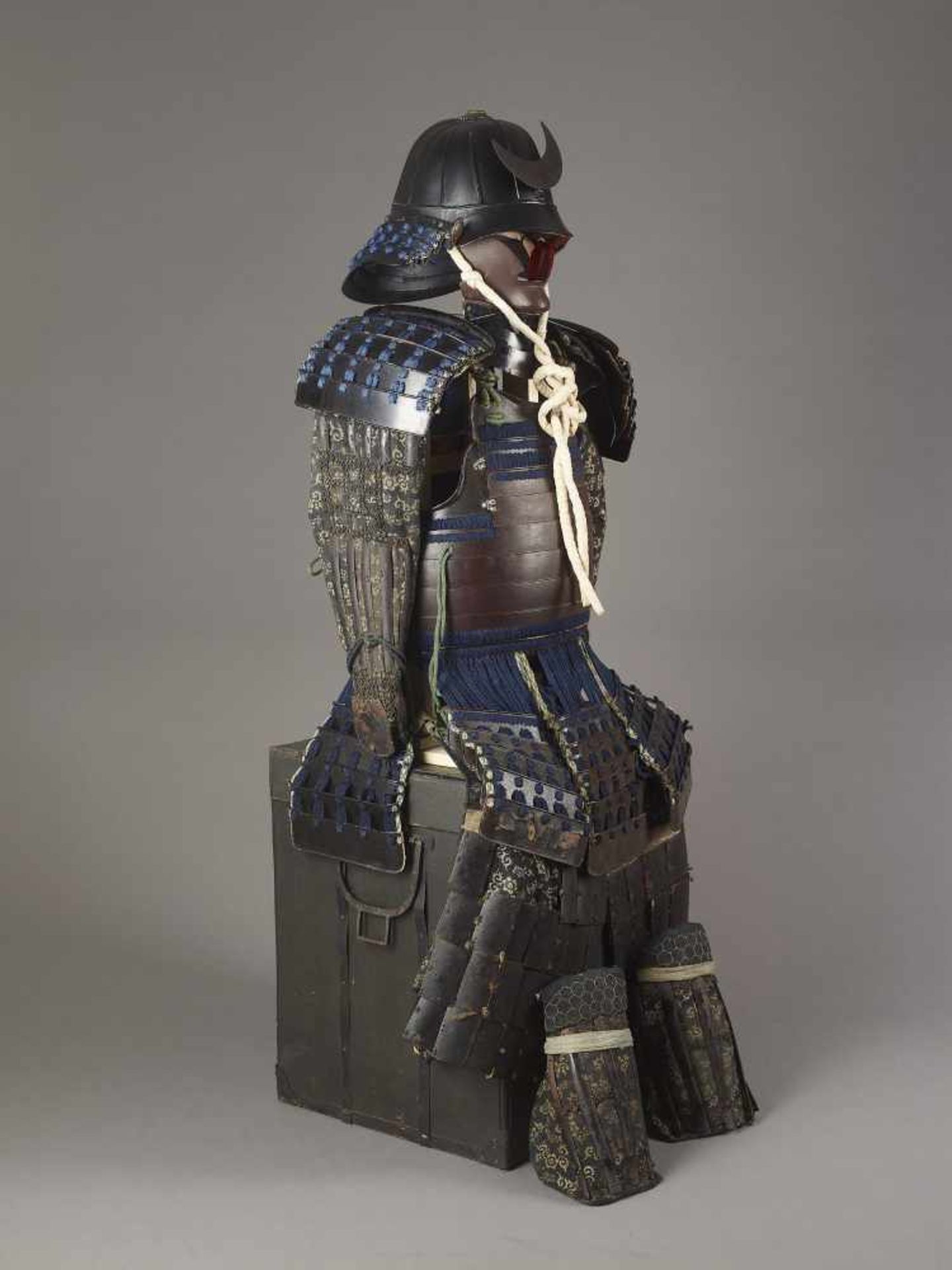 COMPLETE SAMURAI ARMOR & KABUTO Japan, Edo period (1615-1868). Iron, metals, leather, horn, lacquer, - Image 2 of 9