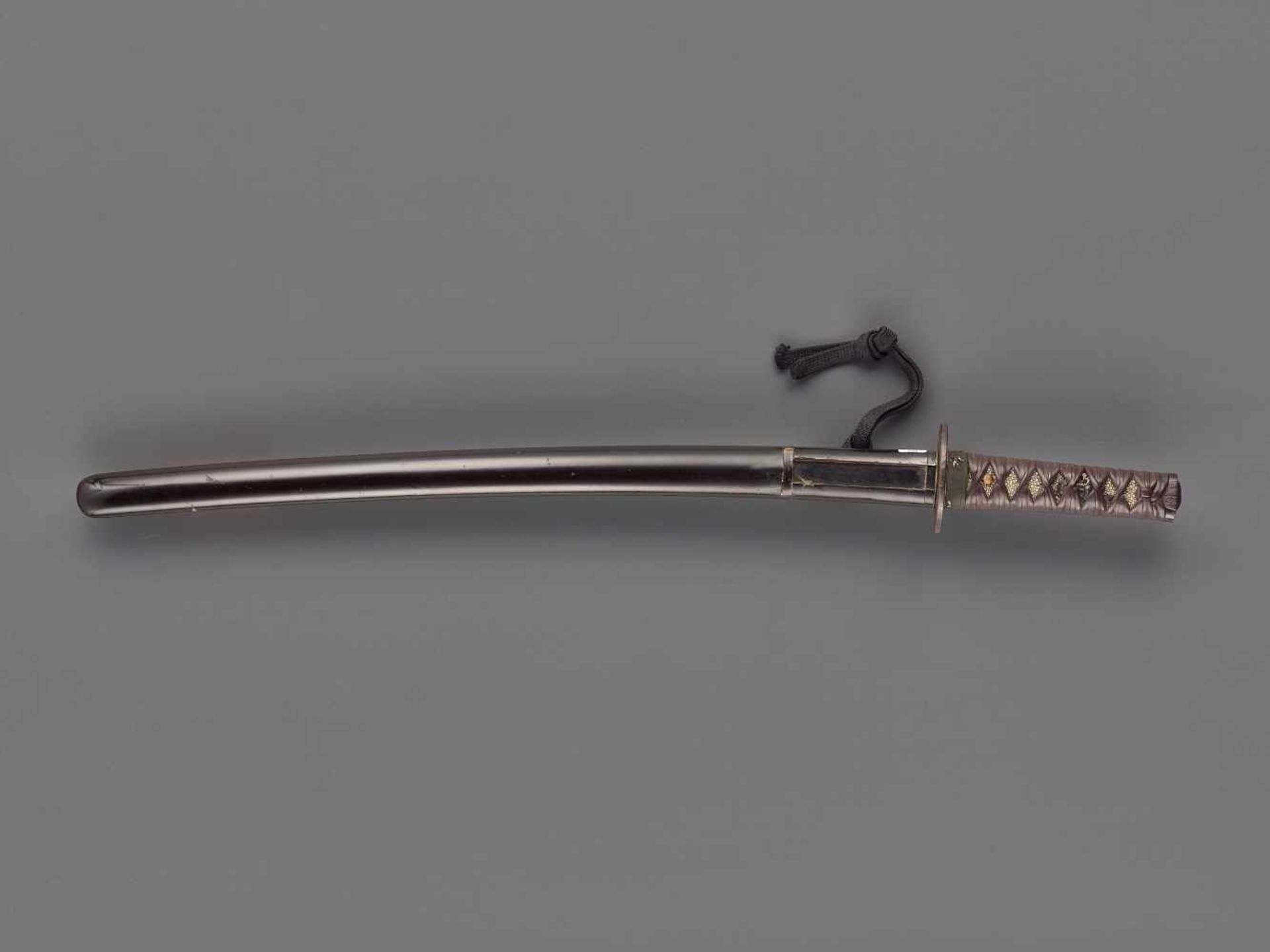 A WAKIZASHI IN KOSHIRAE BY KANENOBU (ATTR.) Japan, c. 17th century, Edo period (1615-1868)The - Image 10 of 11