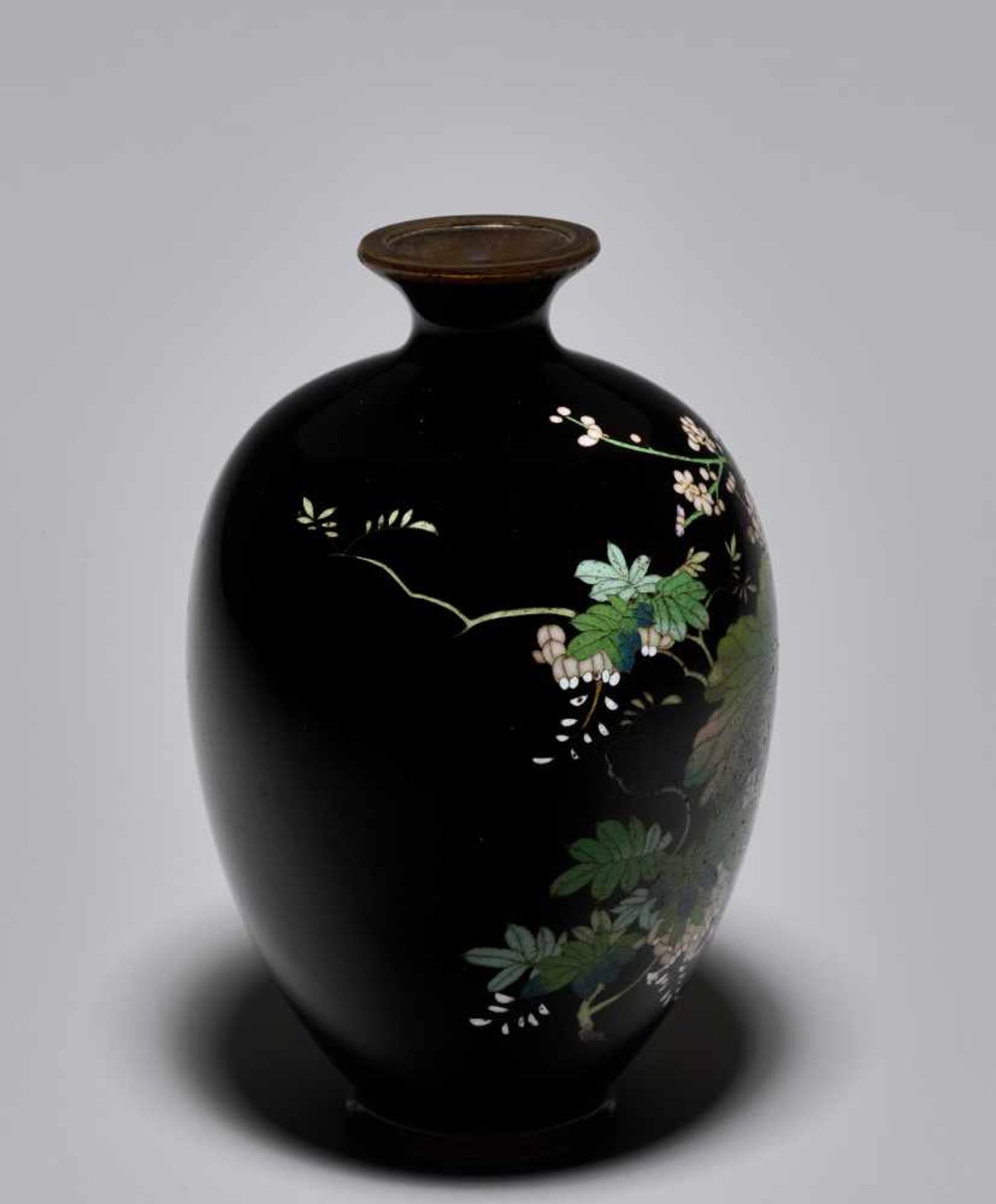 A PAIR OF SMALL CLOISONNÉ VASES Japan, Meiji period (1868-1912). Both vases have ovoid shapes and - Image 4 of 11