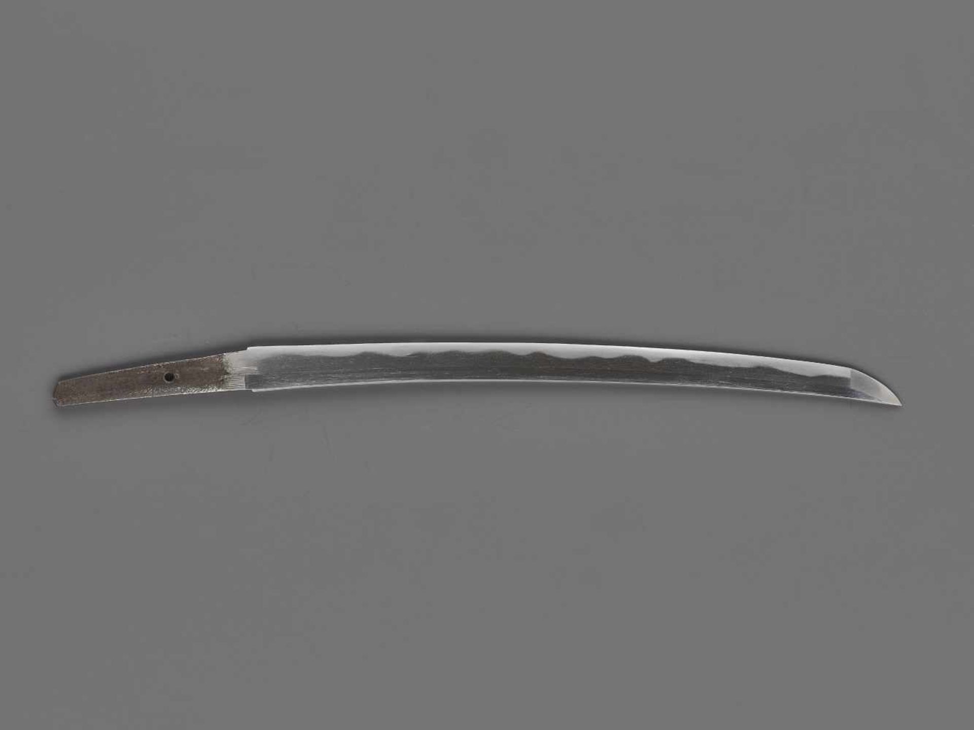 A WAKIZASHI IN KOSHIRAE BY MUNECHIKA Japan, Yamashiro, Kenmu Restoration / Muromachi period (1333- - Image 2 of 10