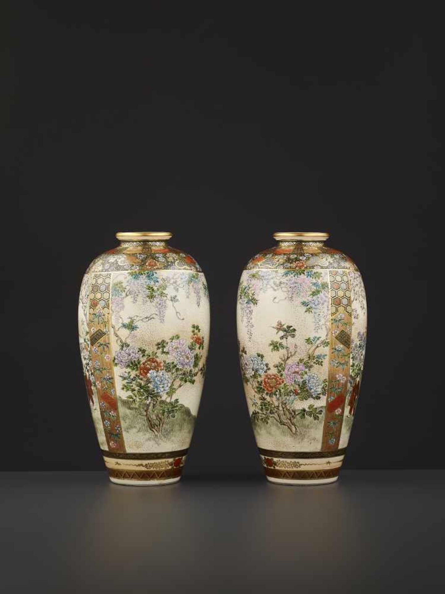 A FINE PAIR OF KINZAN VASES Japan, Meiji period (1868-1912). Each with a Kinzan seal mark painted in - Image 9 of 13