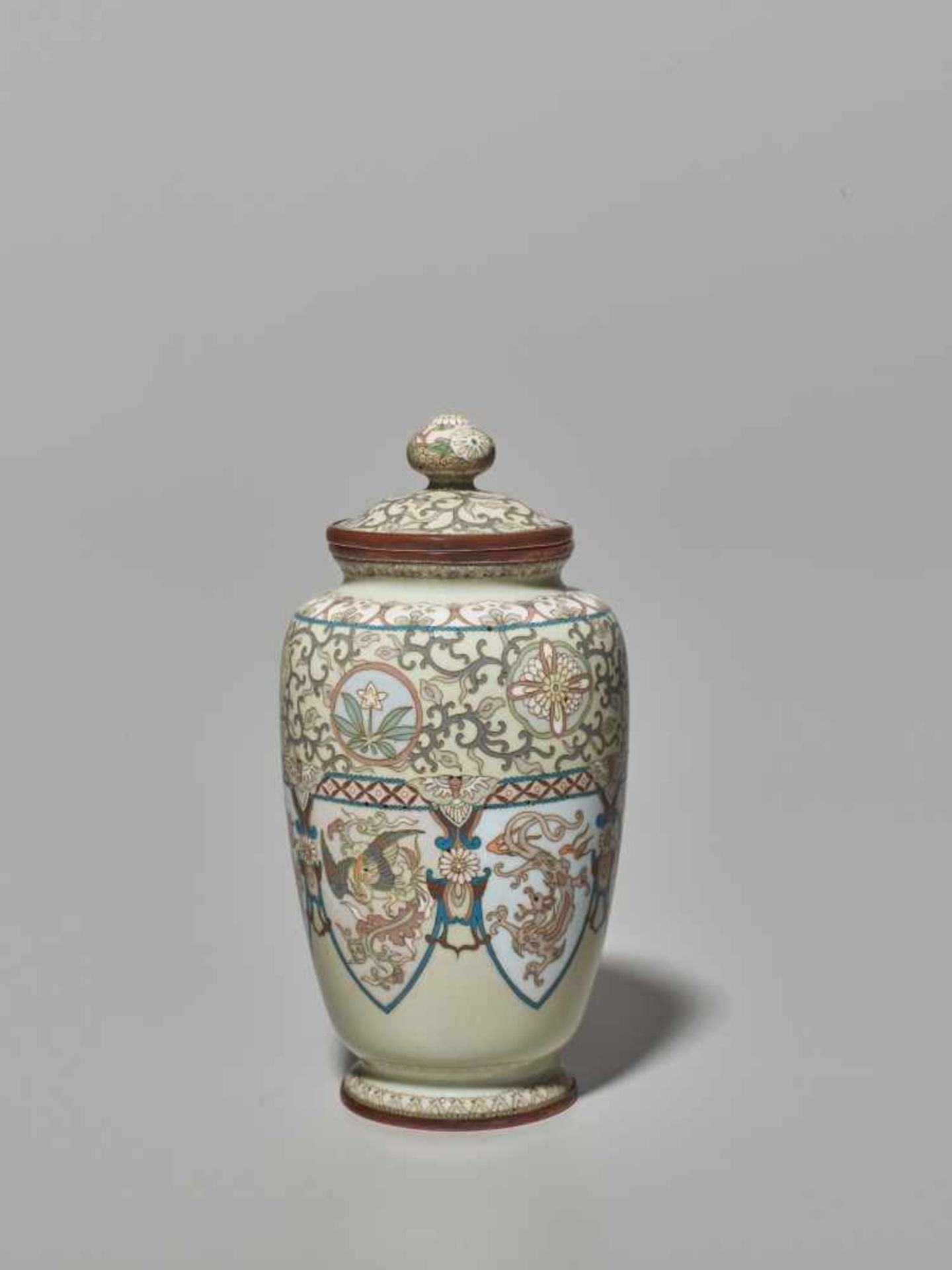 A LIDDED CLOISONNÉ VASE Japan, Meiji period (1868-1912). Baluster shaped vase with a slim body, - Image 5 of 6