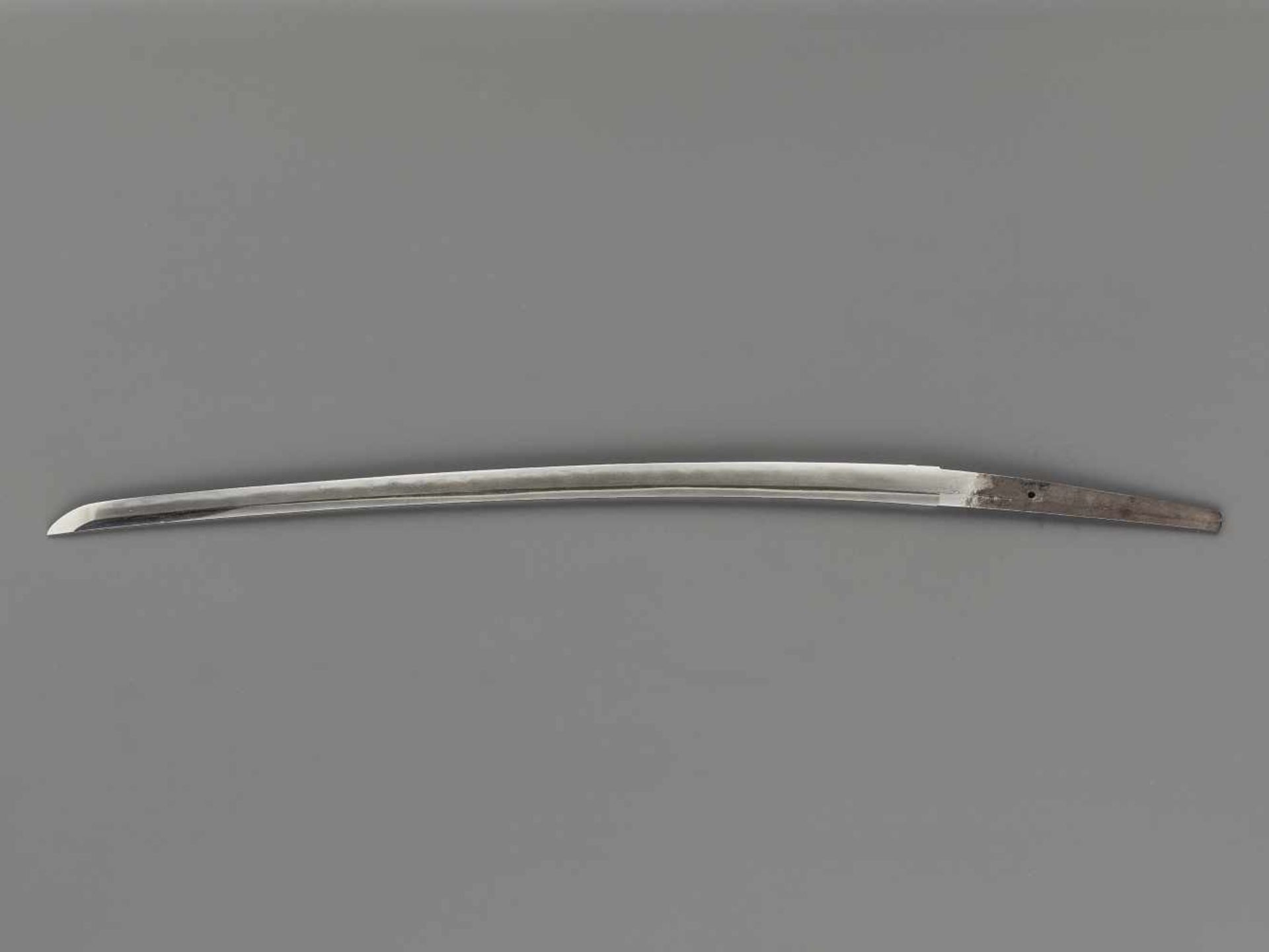 A KATANA IN KOSHIRAE Japan, c. 18th century, Edo period (1615-1868)The blade: A long katana, its - Image 3 of 10