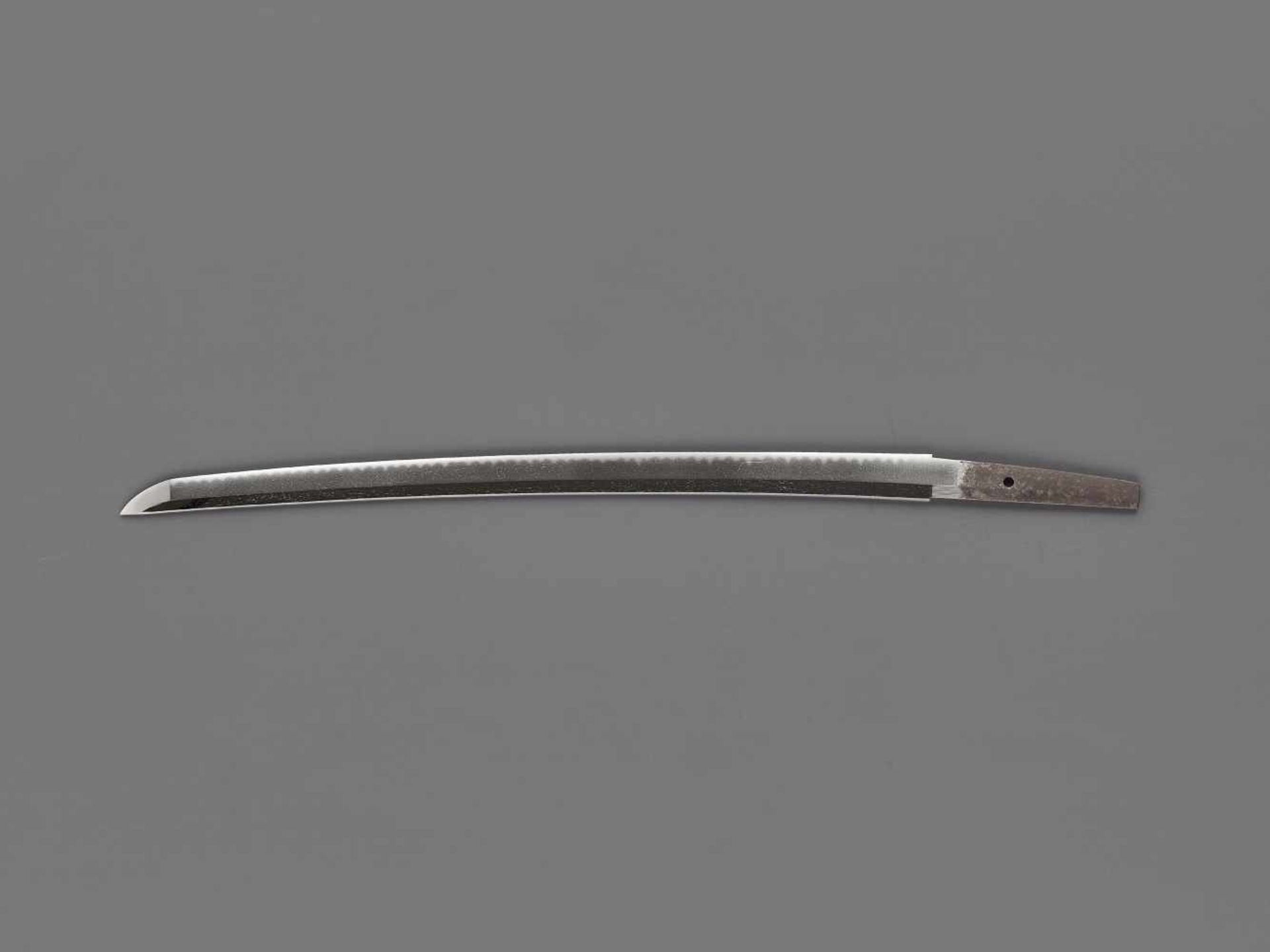 A WAKIZASHI IN KOSHIRAE BY KANENOBU (ATTR.) Japan, c. 17th century, Edo period (1615-1868)The - Image 4 of 11