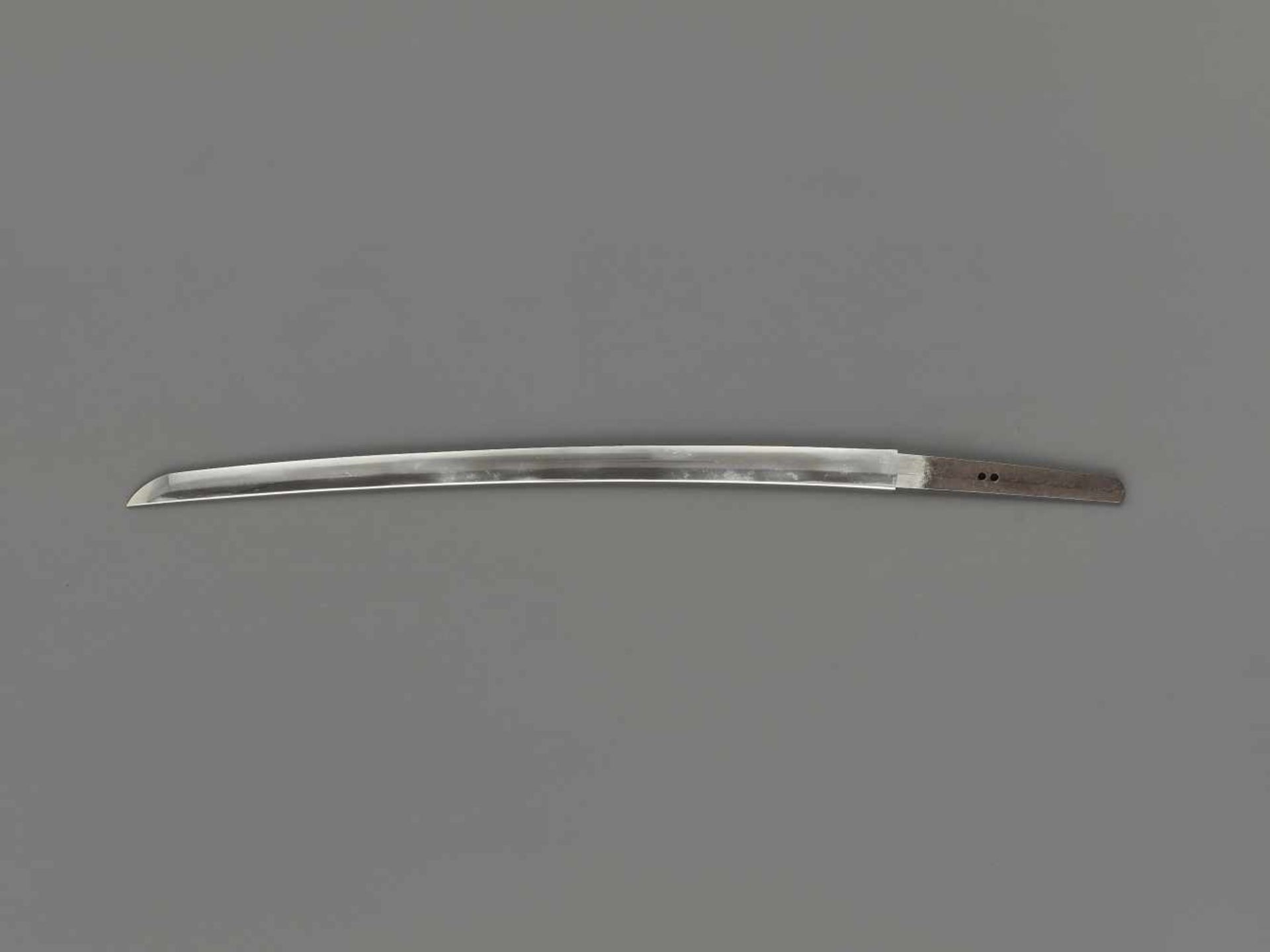 A WAKIZASHI IN KOSHIRAE Japan, late Edo period (1615-1868)The blade:Marumune and shinogi-zukuri, the - Image 3 of 9