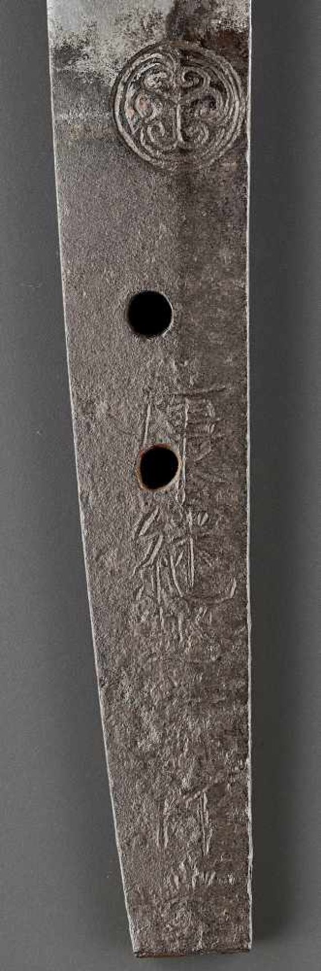 A WAKIZASHI IN A SPLENDID KOSHIRAE Japan, c. 18th century, Edo period (1615-1868)The blade:iori mune - Image 3 of 10