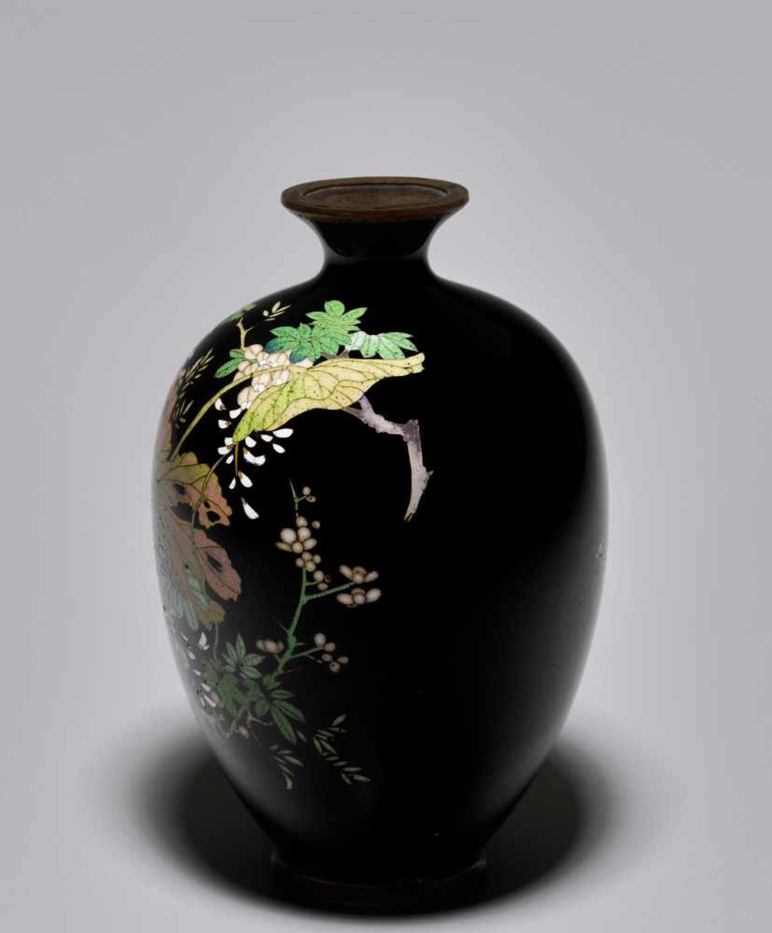 A PAIR OF SMALL CLOISONNÉ VASES Japan, Meiji period (1868-1912). Both vases have ovoid shapes and - Image 7 of 11