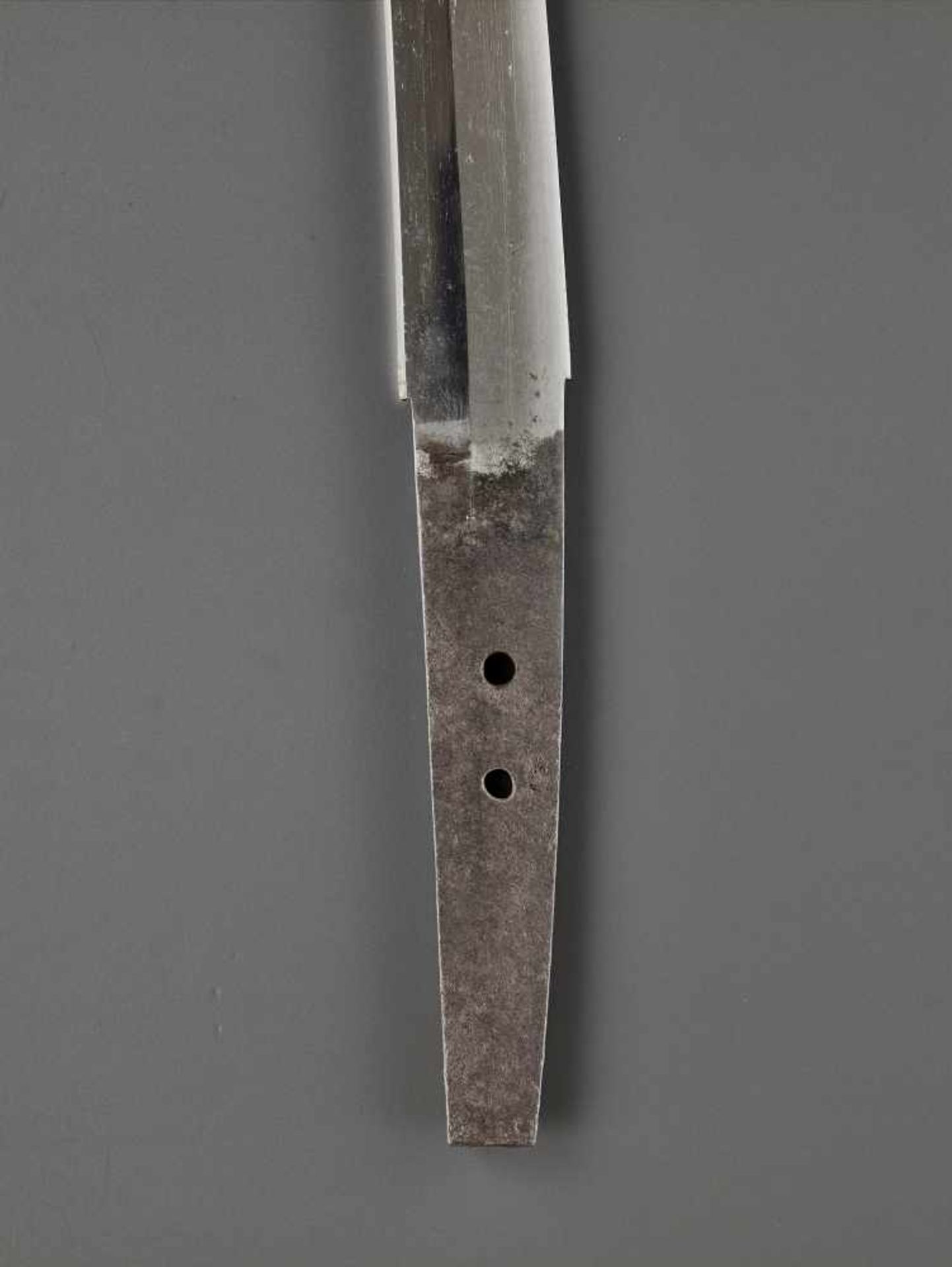 A WAKIZASHI IN A SPLENDID KOSHIRAE Japan, c. 18th century, Edo period (1615-1868)The blade:iori mune - Image 7 of 10