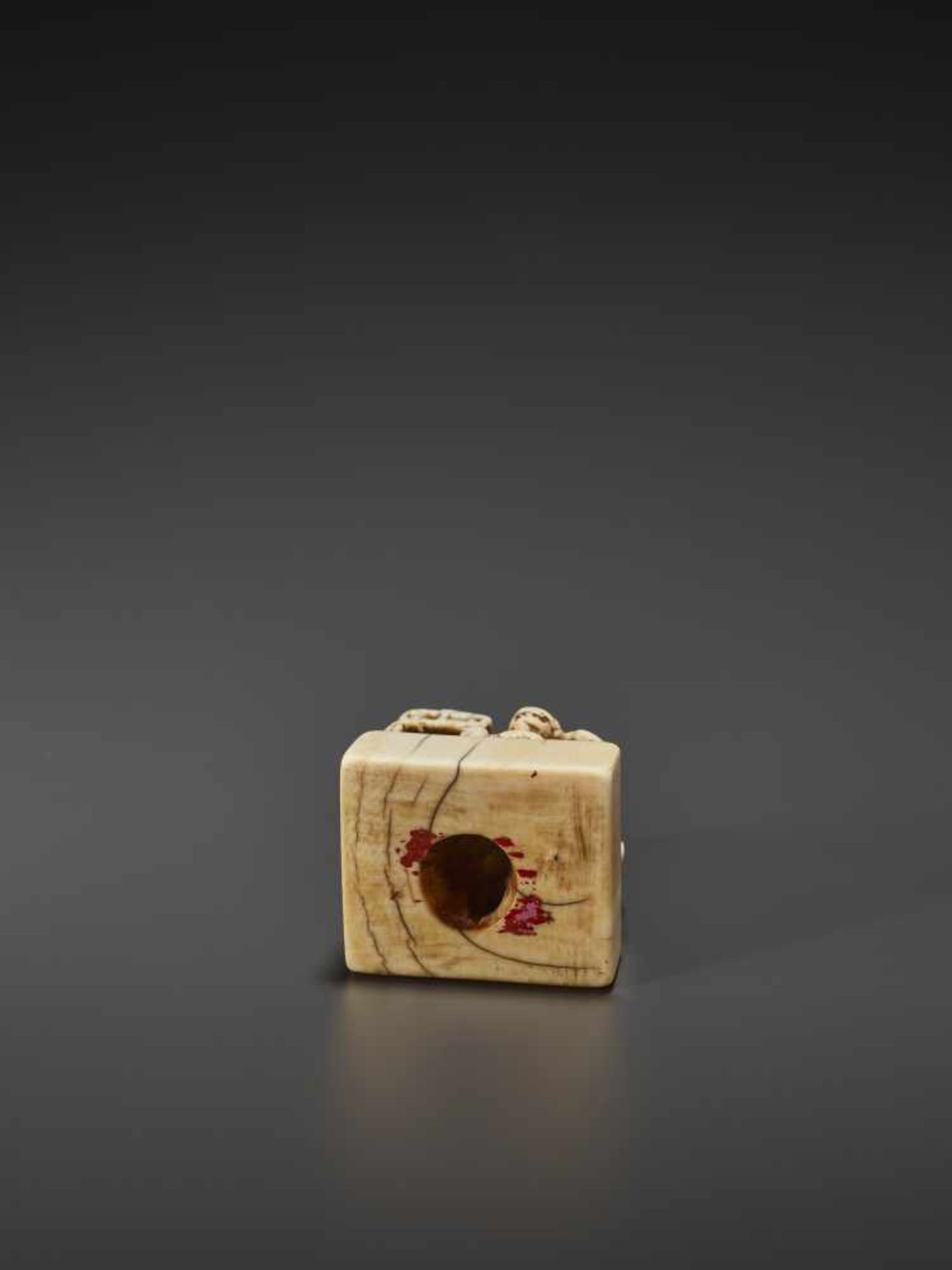 AN UNUSUAL AND EARLY IVORY NETSUKE OF A CHINESE SAGE WITH TIGER Unsigned, ivory netsukeJapan, 18th - Image 9 of 9