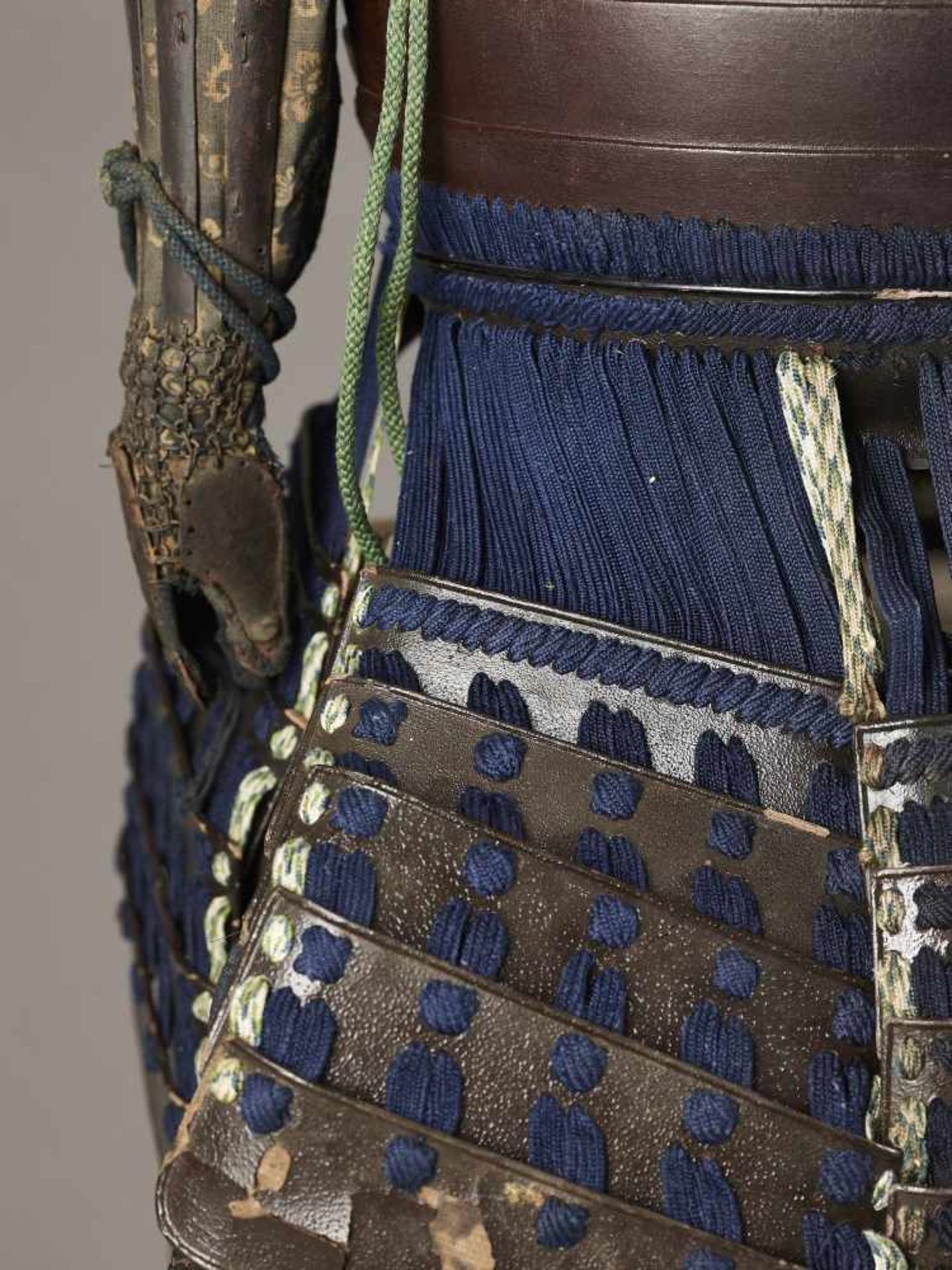 COMPLETE SAMURAI ARMOR & KABUTO Japan, Edo period (1615-1868). Iron, metals, leather, horn, lacquer, - Image 5 of 9